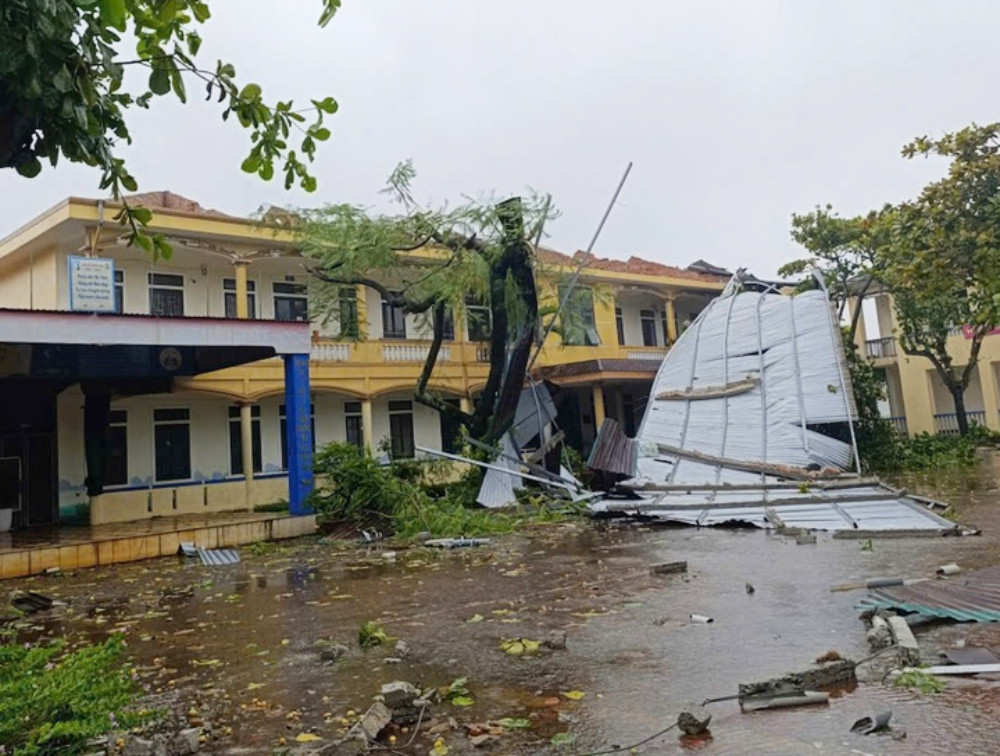 Bão Kajili khiến 5 người ở Hà Tĩnh thương vong, thuỷ điện Hố Hô xả lũ