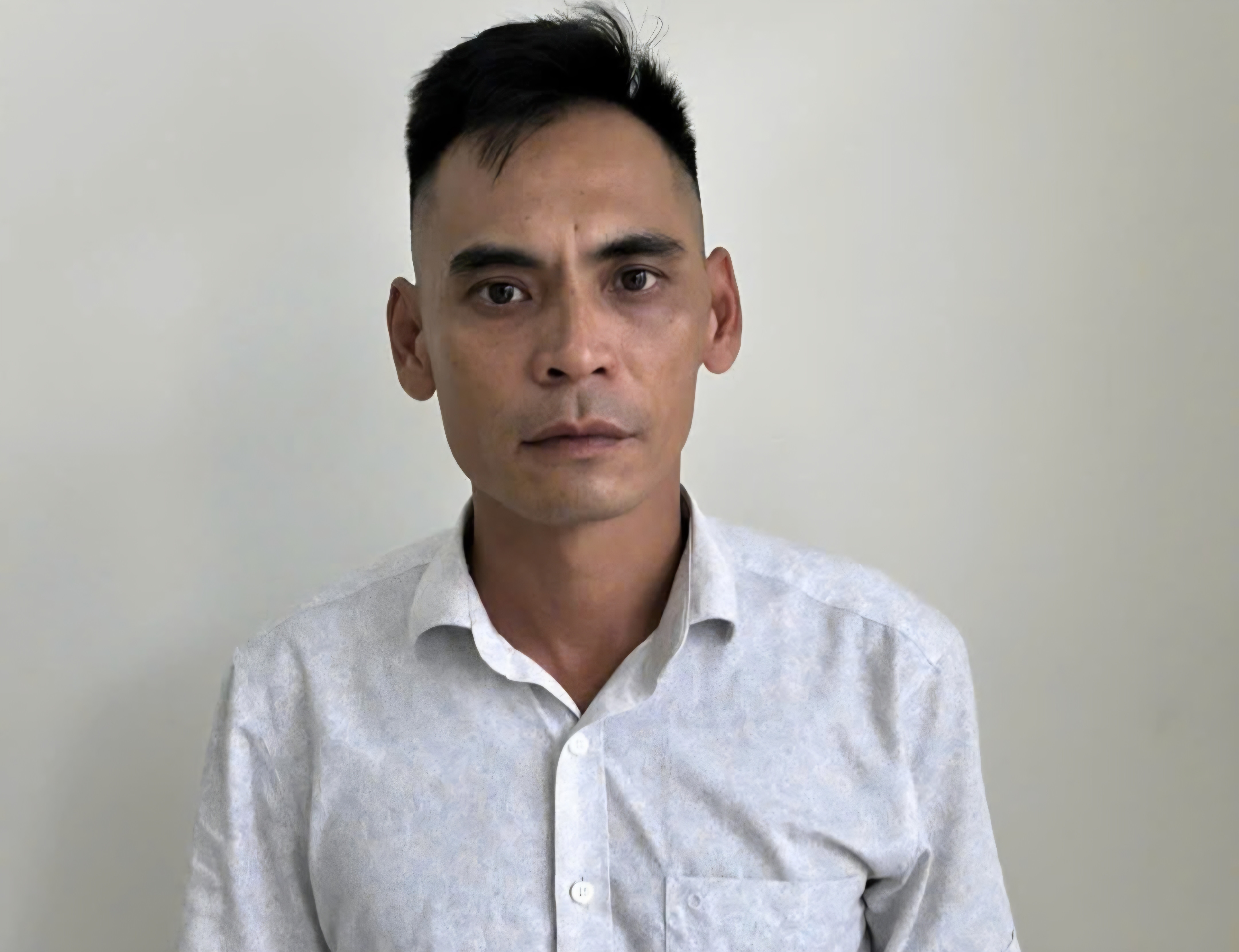 Cảnh sát băng rừng, lội suối triệt phá ổ xóc đĩa nằm sâu trong rừng ở Đà Nẵng