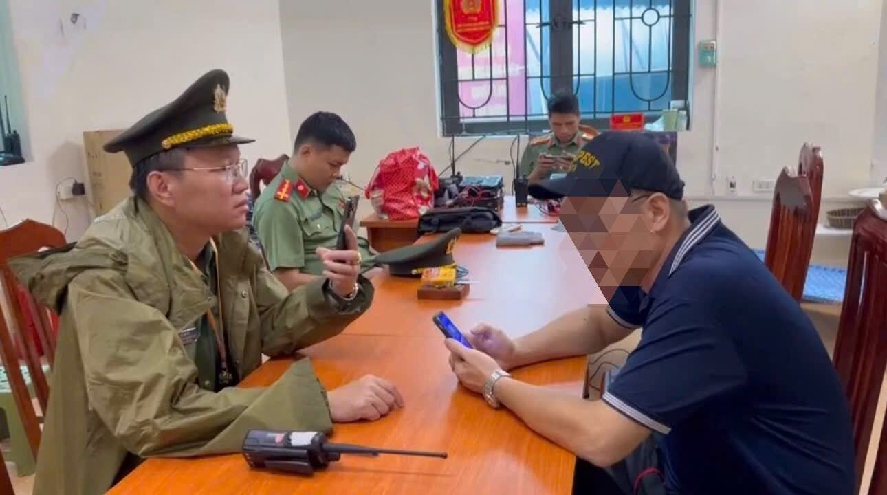 Xử lý người đàn ông cho thuê ghế giữ chỗ xem sơ duyệt diễu binh, diễu hành