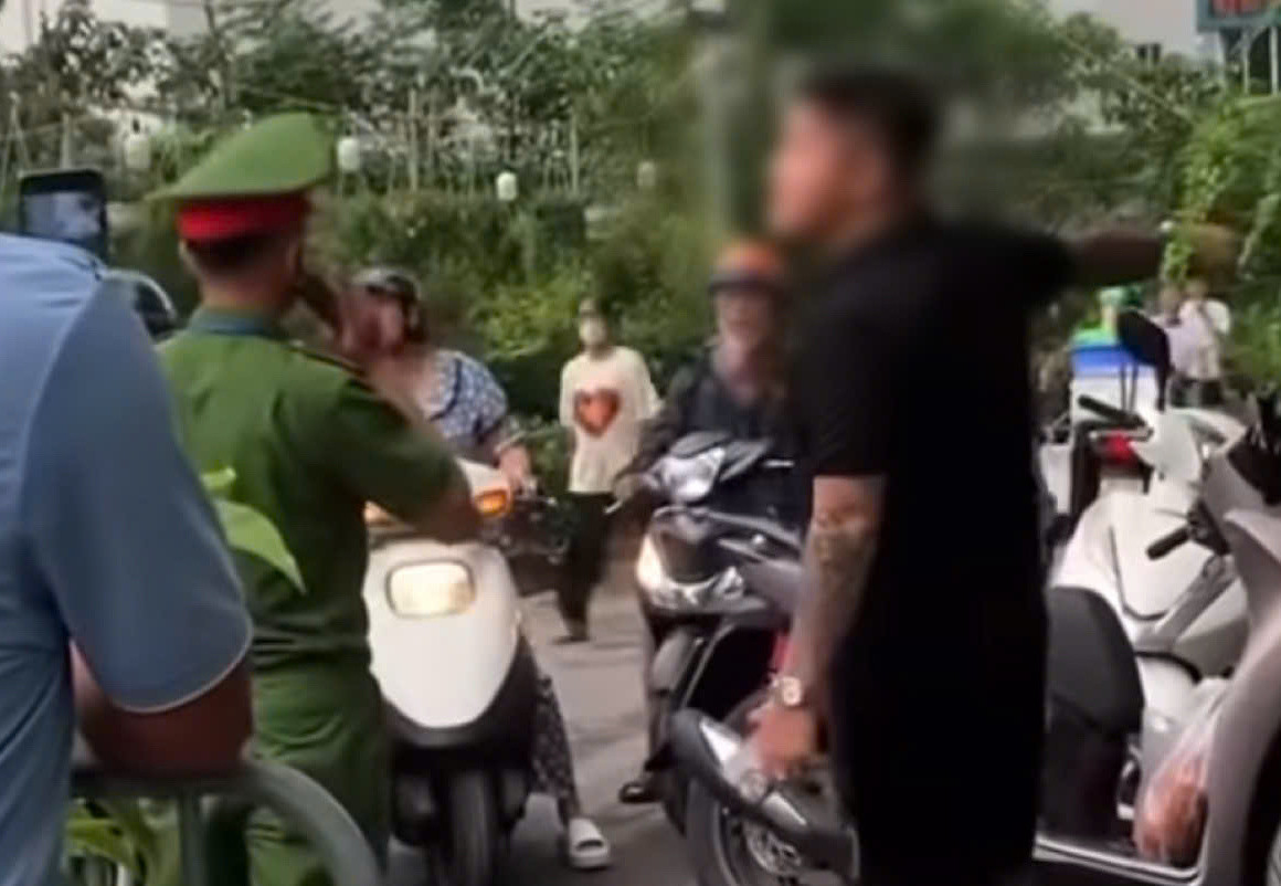 Danh tính nam thanh niên xăm trổ thách thức công an tại chốt bảo vệ sơ duyệt A80