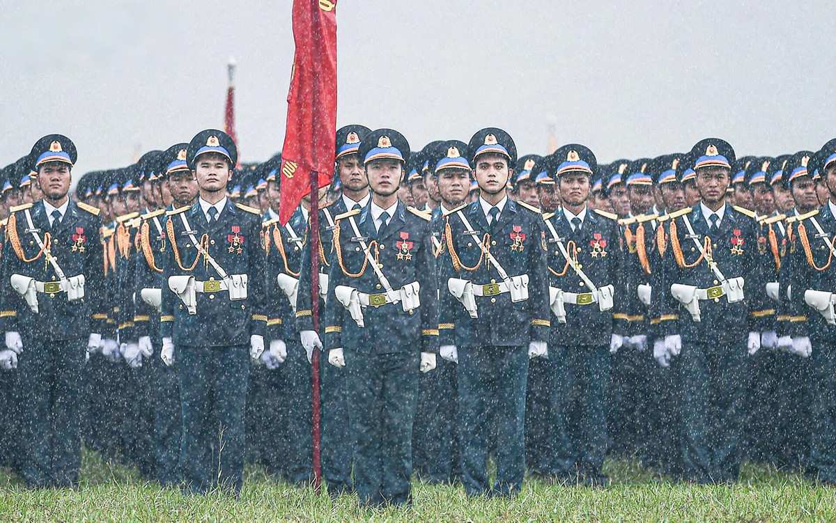 Tin mới nhất về dự báo mưa lớn tại Hà Nội trong ngày tổng duyệt diễu binh A80