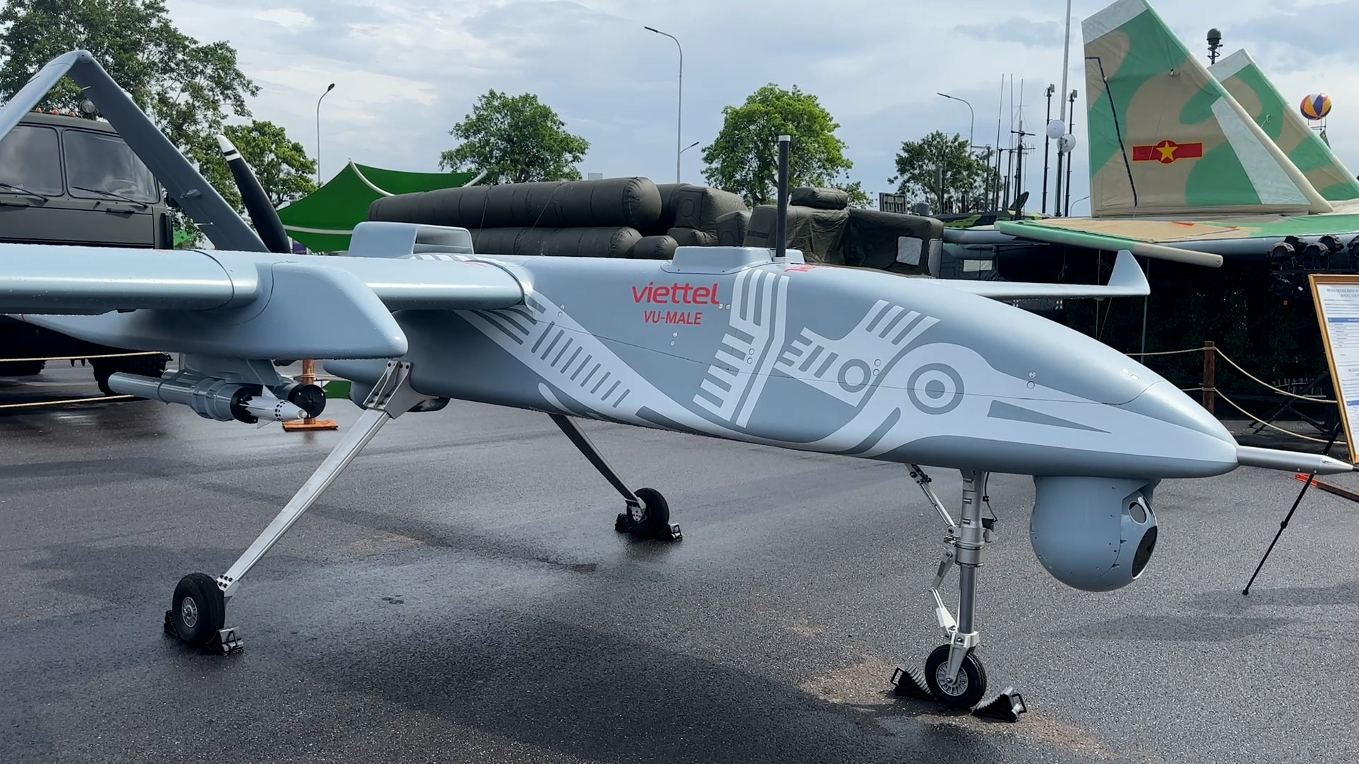 Chiêm ngưỡng UAV sải cánh 17 mét, bay liên tục 24 giờ do Việt Nam phát triển