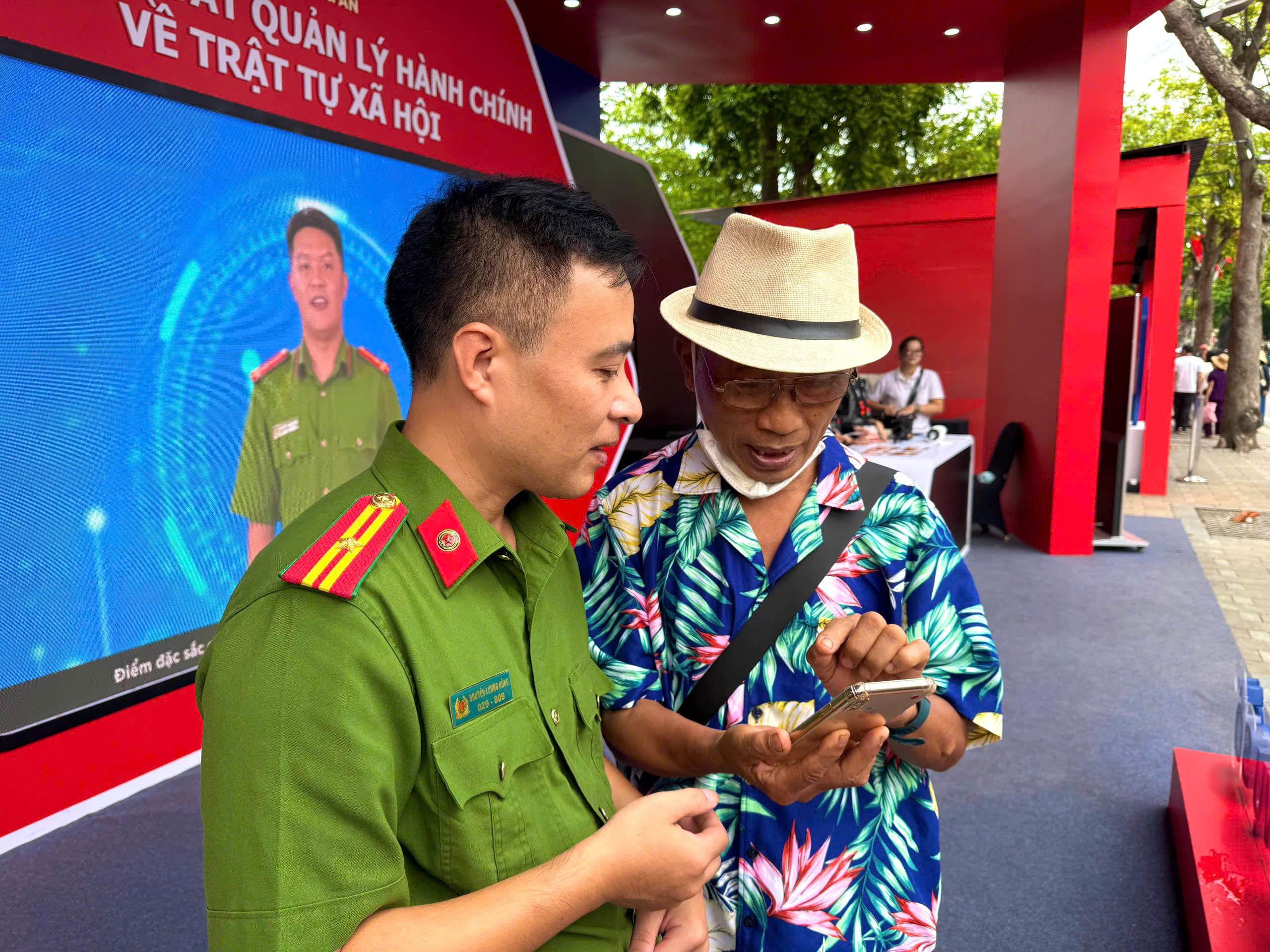 Bộ Công an chỉ rõ thủ đoạn lừa đảo liên quan nhận 100.000 đồng dịp 2/9