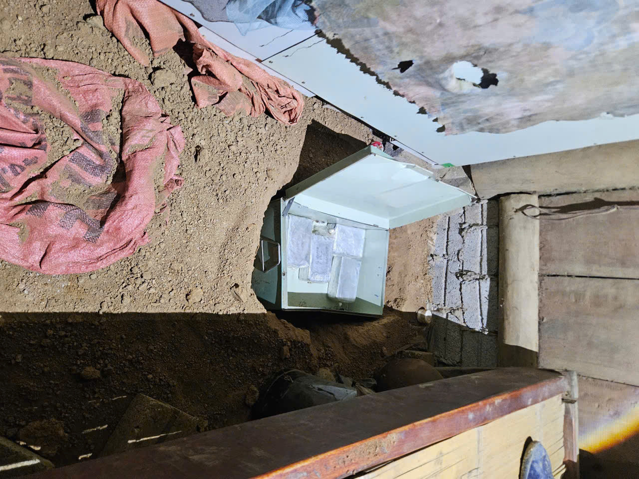 Phá đường dây ma tuý ở Điện Biên, thu giữ 10 bánh heroin chôn dưới nền phòng ngủ