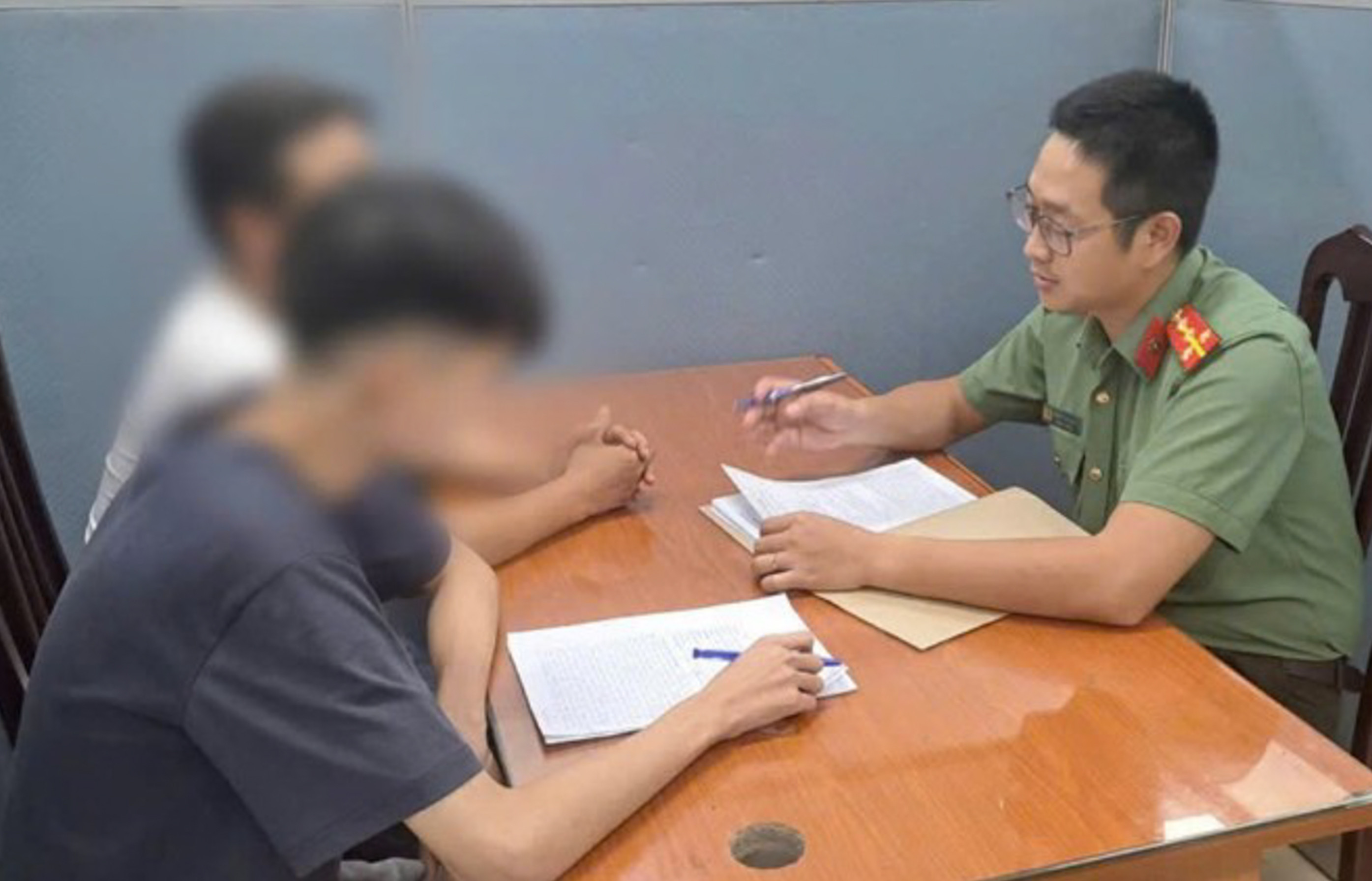 Công an Hà Nội triệu tập kẻ lừa bán giấy mời, thẻ dự sự kiện A80