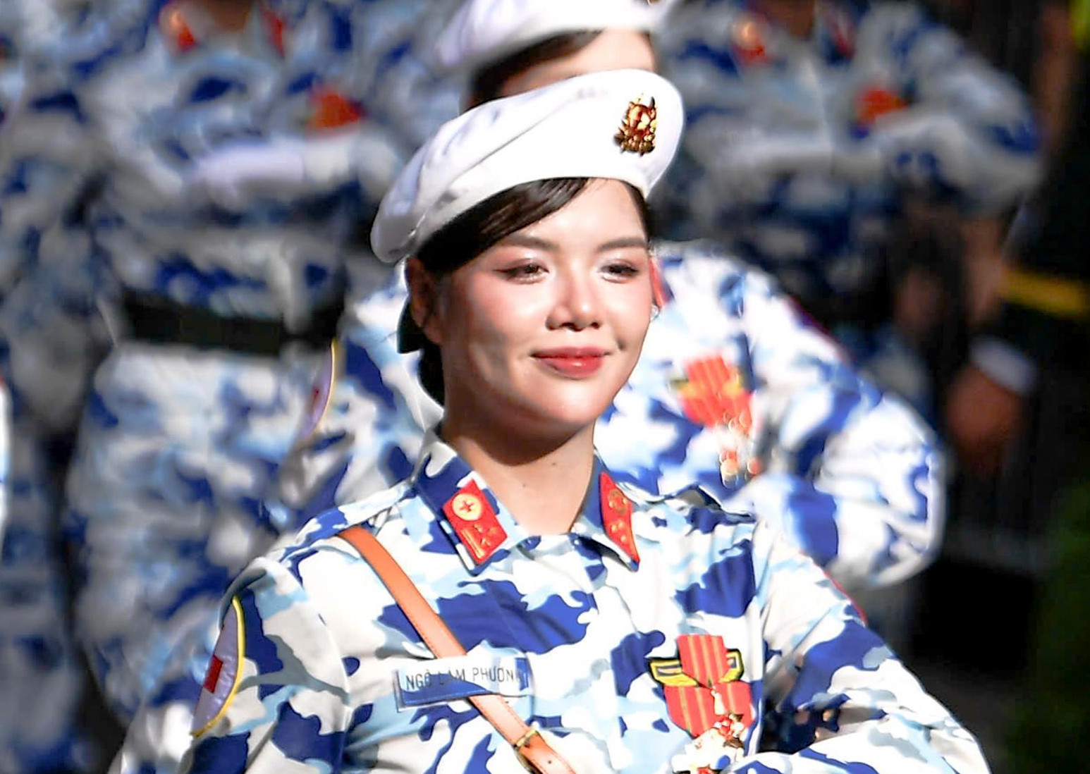 Thần thái điện ảnh, khí chất thép của các khối trưởng A80 gây 'bão mạng'