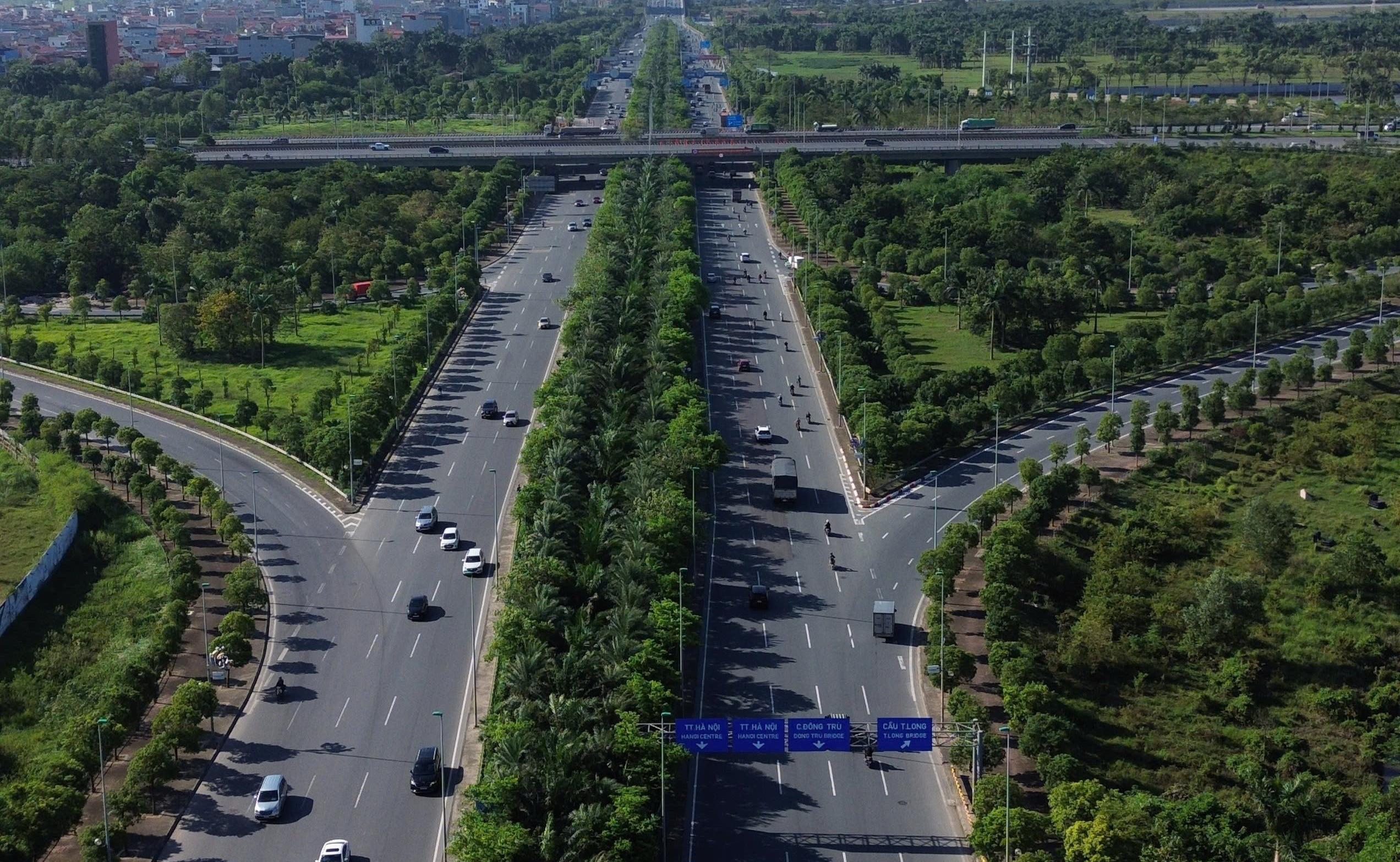 Cục CSGT đề xuất cấm ô tô tải đi ở làn 1 Đại lộ Thăng Long