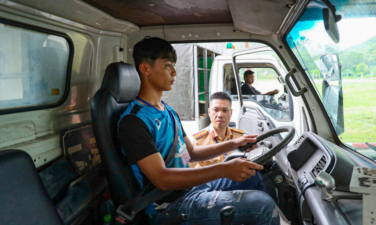 Quyết định giảm 30% lệ phí đăng ký xe, rút ngắn thời gian cấp giấy phép lái xe