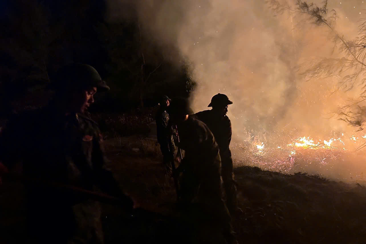 Dập tắt vụ cháy rừng ở Huế, phát hiện thi thể người đàn ông 