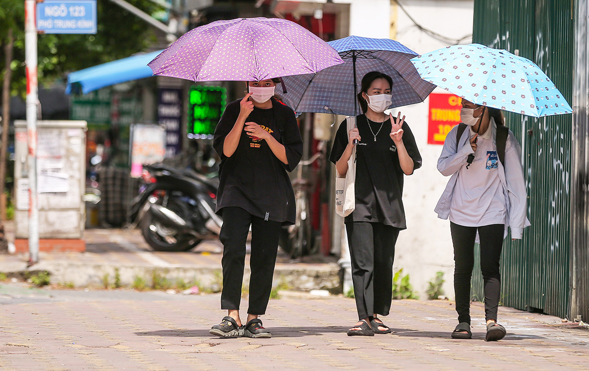 Dự báo thời tiết ngày 16/9: Hà Nội nắng gián đoạn, nhiệt độ cao nhất 35°C