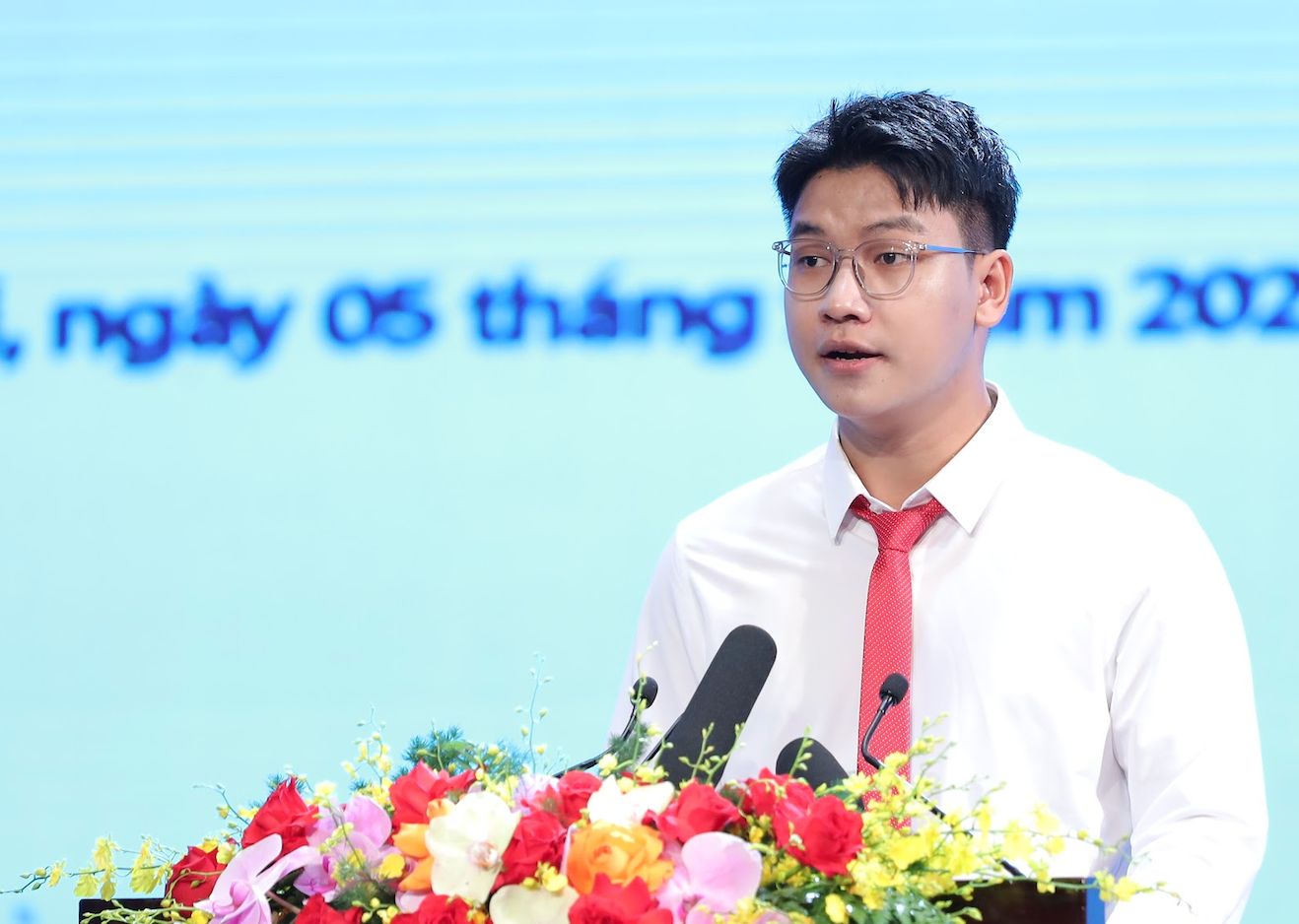 Nam sinh đại diện 26 triệu học sinh phát biểu tại lễ khai giảng đặc biệt