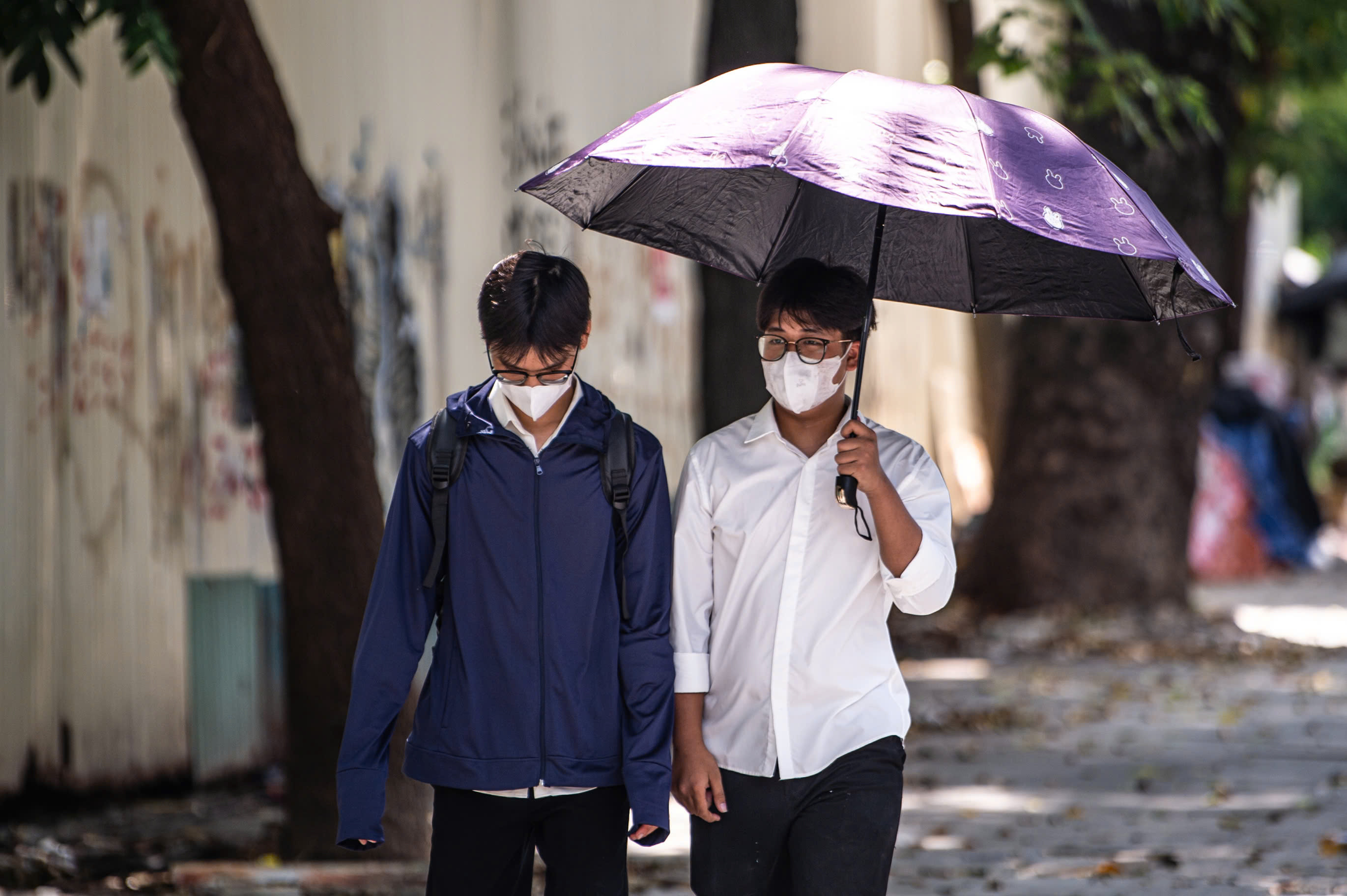 Hà Nội nắng nóng 36°C giữa mùa thu có bất thường?