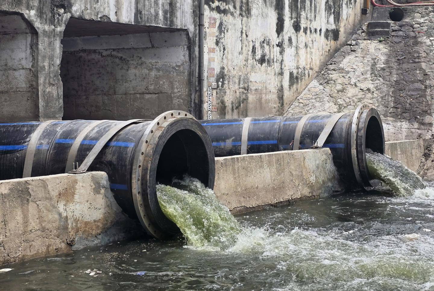 Hà Nội bắt đầu dẫn nước từ Hồ Tây để 'hồi sinh' sông Tô Lịch