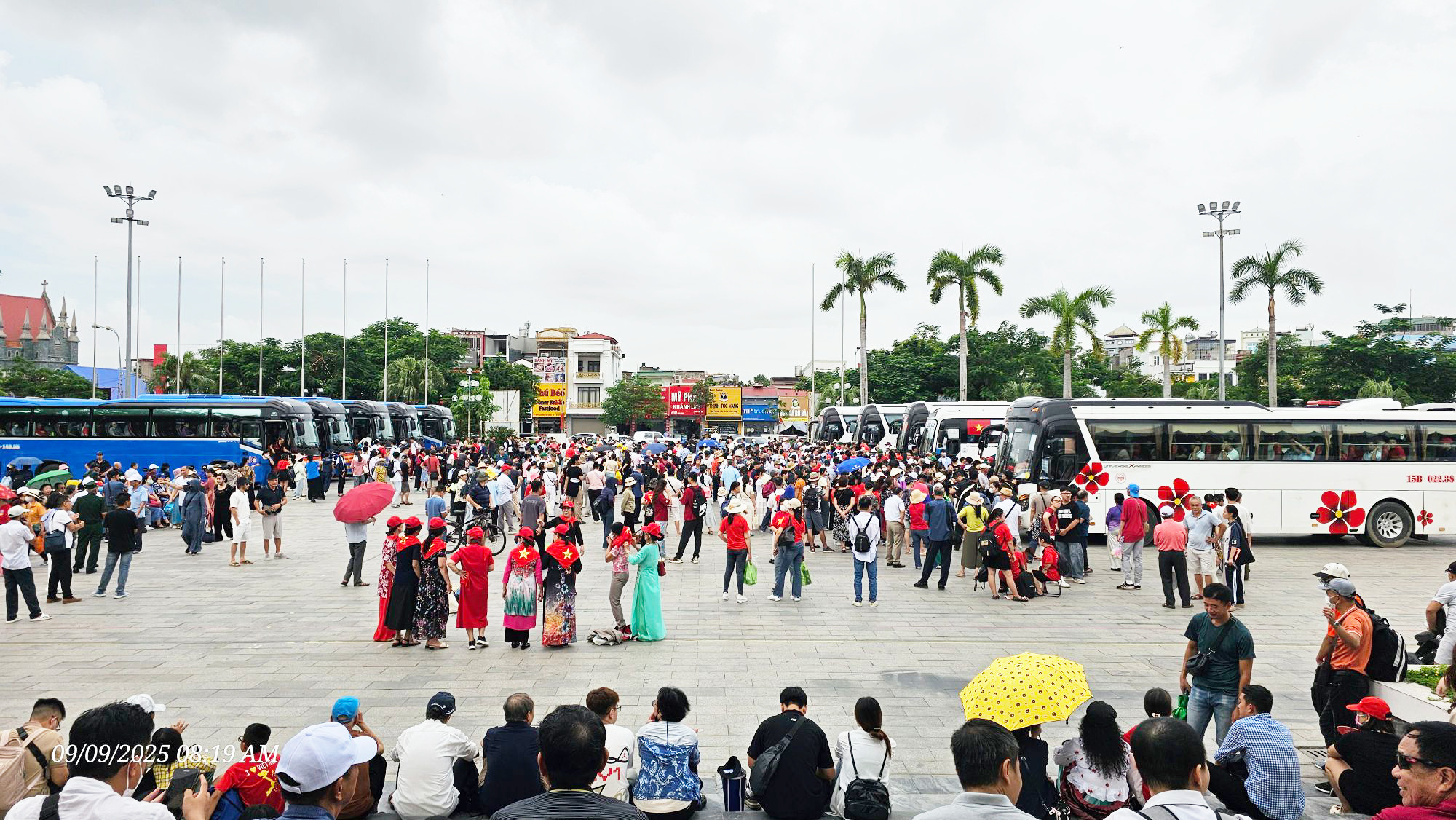 Người dân Hải Phòng được đưa đón miễn phí tham quan Triển lãm A80