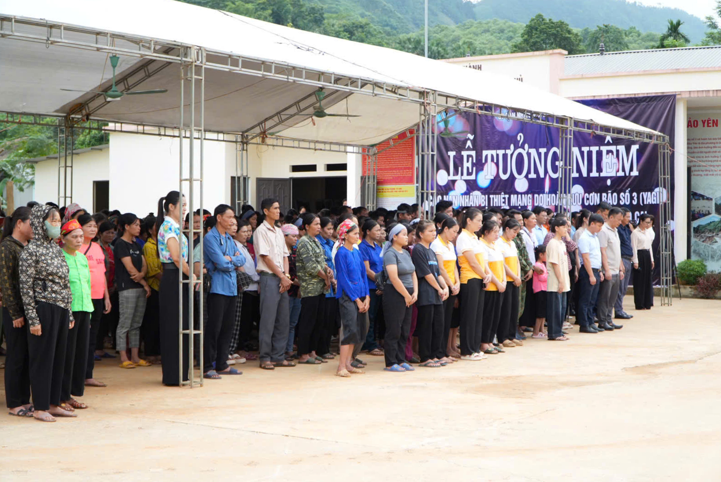 Xúc động lễ tưởng niệm một năm ngày mất của 67 nạn nhân Làng Nủ