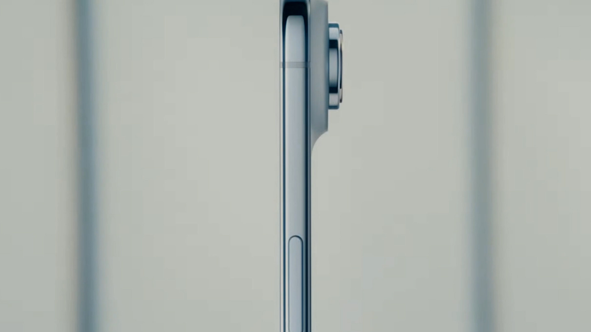  Cận cảnh iPhone Air mỏng nhất trong lịch sử