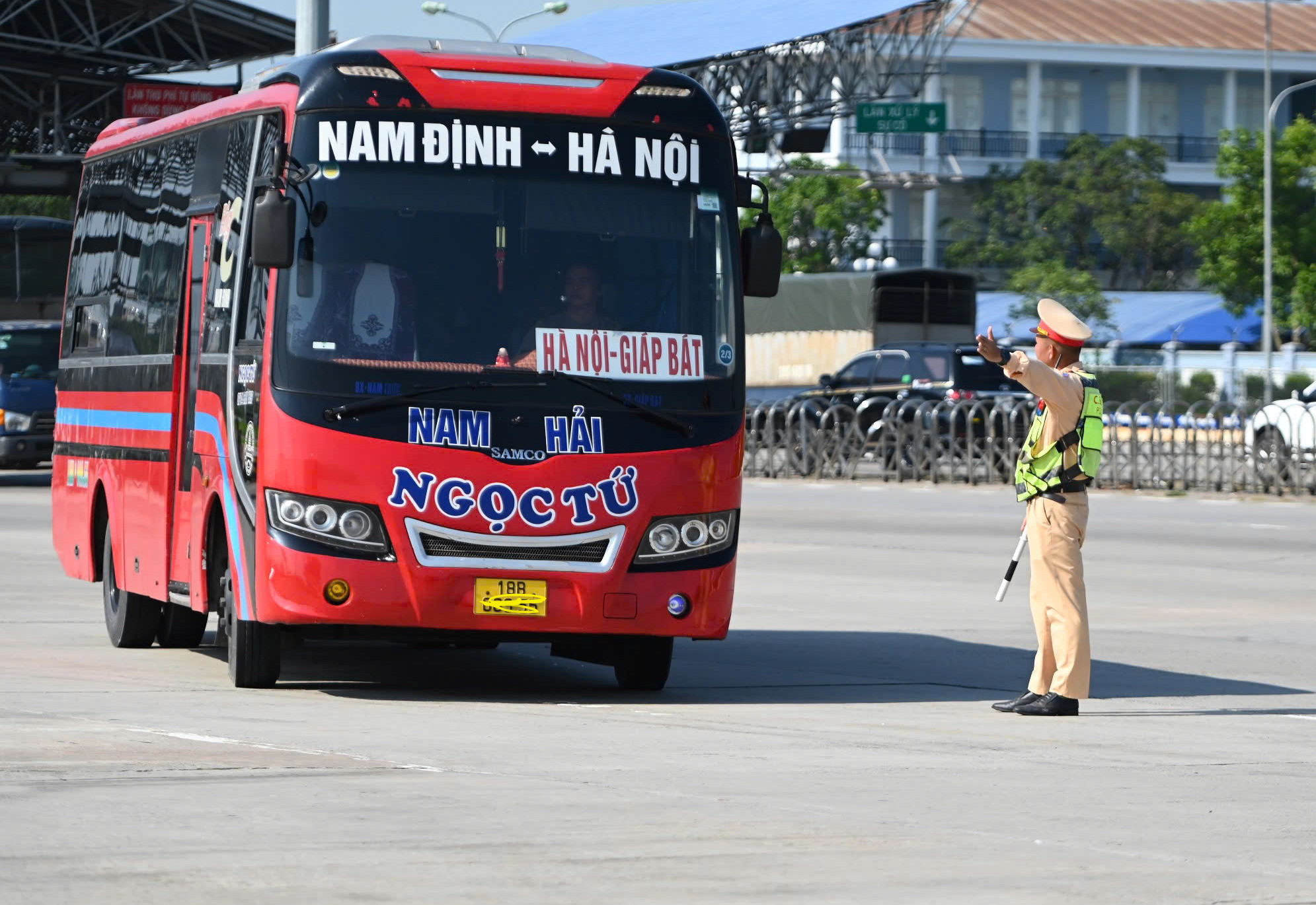 Gần 67.000 trường hợp vi phạm trong tháng tổng kiểm soát xe kinh doanh vận tải