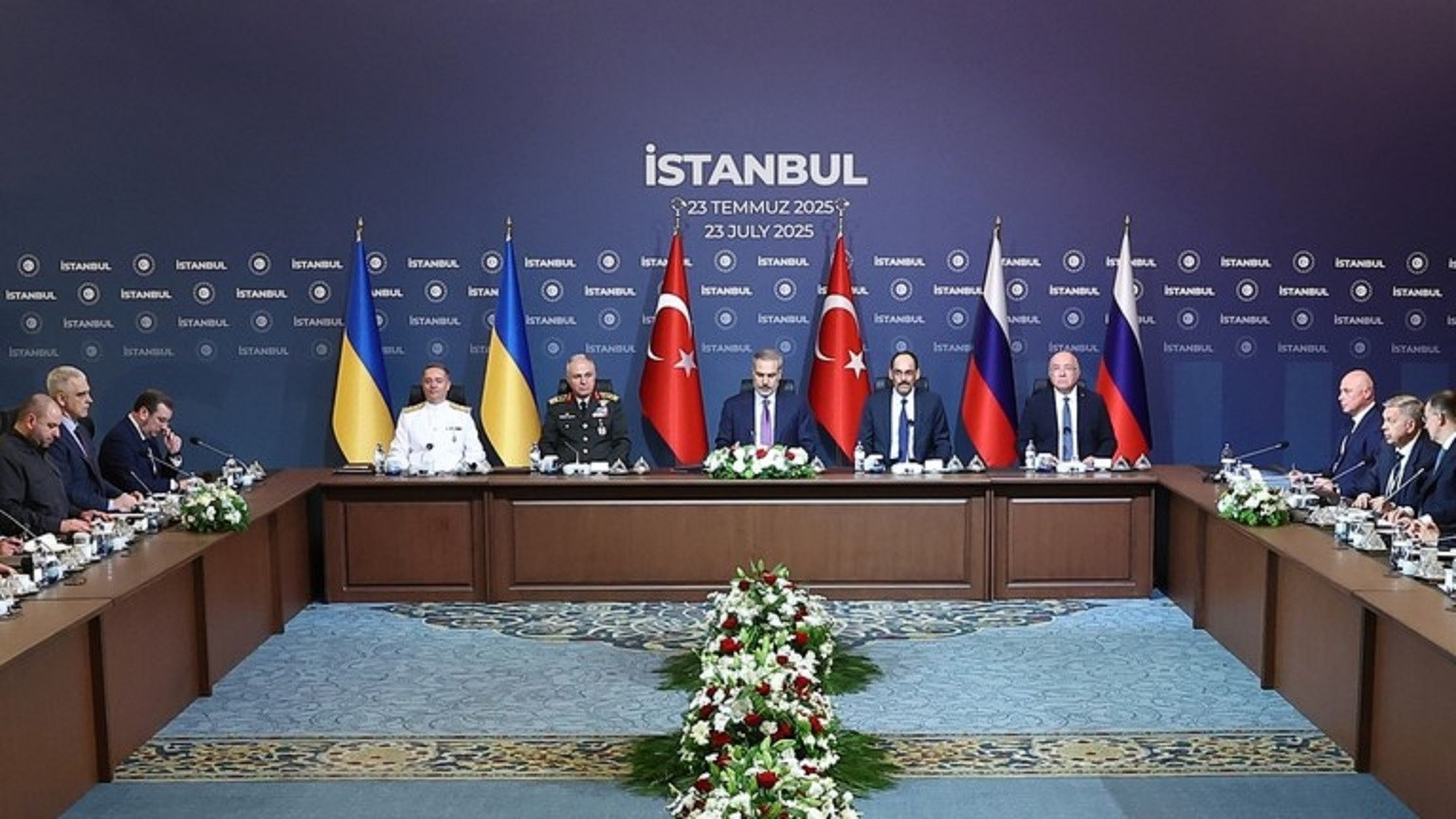 Điện Kremlin: Đàm phán hòa bình với Ukraine tạm dừng