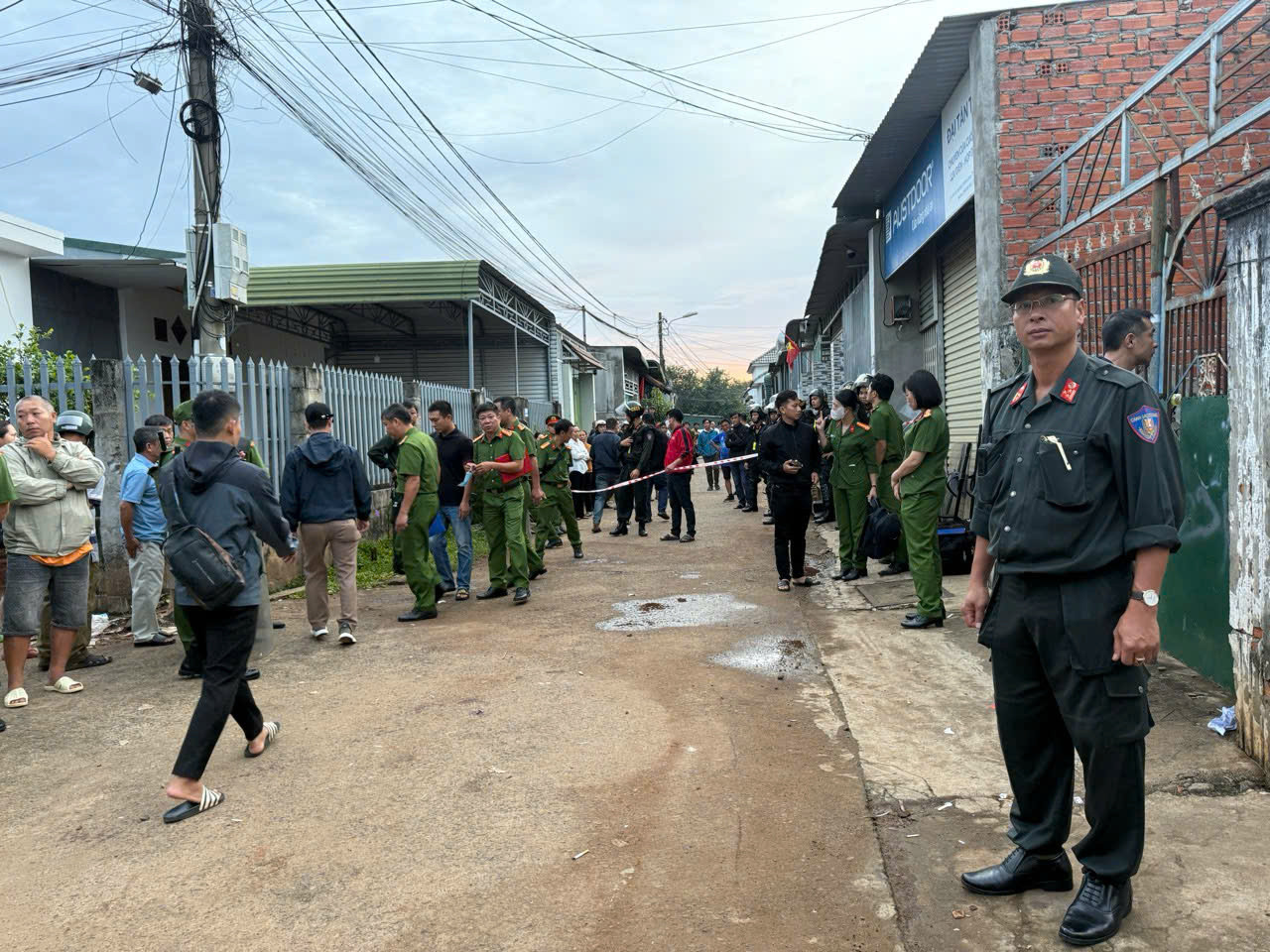 Đắk Lắk: Án mạng khiến 3 người trong gia đình tử vong, bé trai 13 tuổi nguy kịch