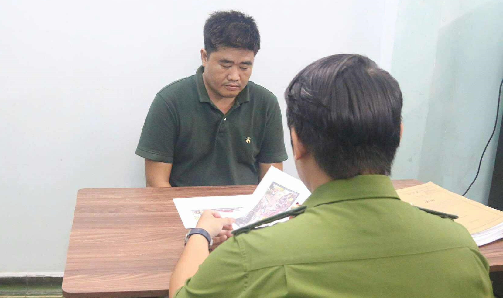 Công an tạm giữ lái xe Volkswagen đánh ông lão giữa đường ở TP.HCM