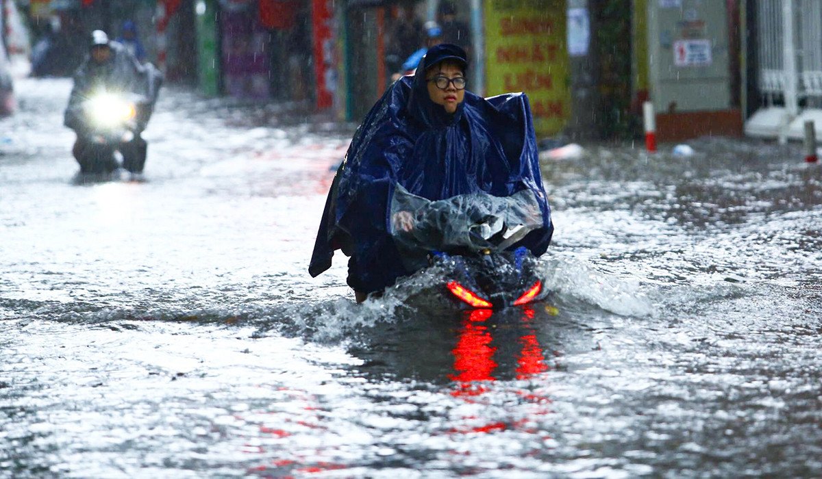 Dự báo thời tiết 10 ngày tới: Cả nước hứng mưa, Biển Đông đón áp thấp nhiệt đới