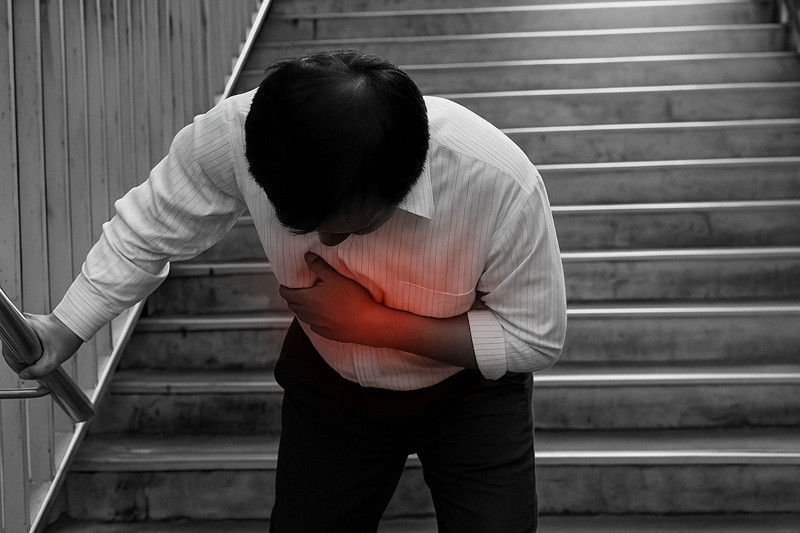 Nhồi máu cơ tim 'núp bóng' triệu chứng bệnh dạ dày
