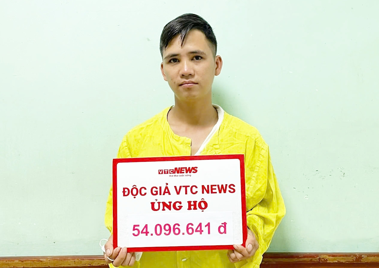 Trao hơn 54 triệu đồng đến người phụ nữ dân tộc Dao bị gỗ đè dập cơ thể