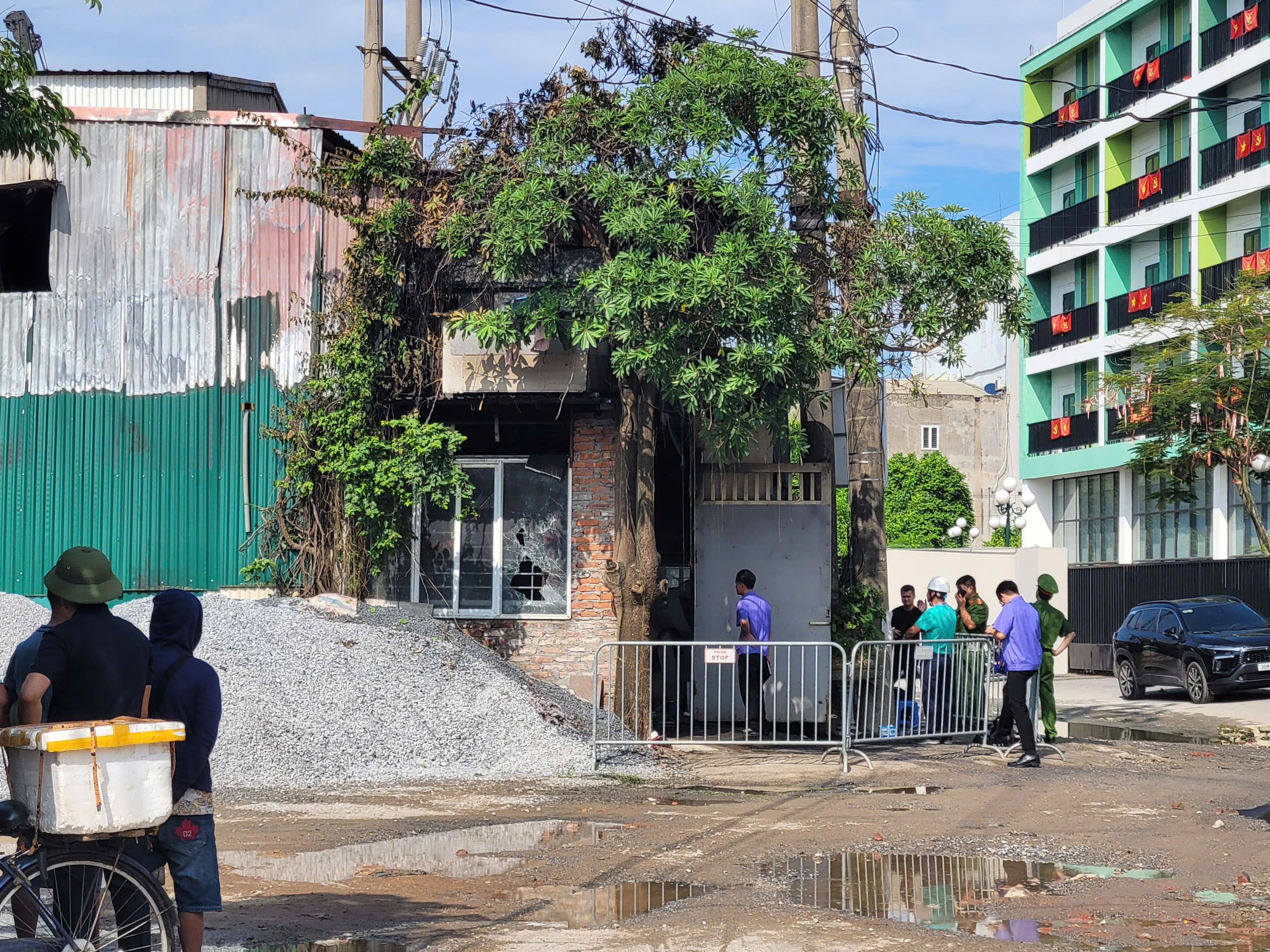 Cháy nhà ở Hà Nội, 4 người trong gia đình tử vong thương tâm