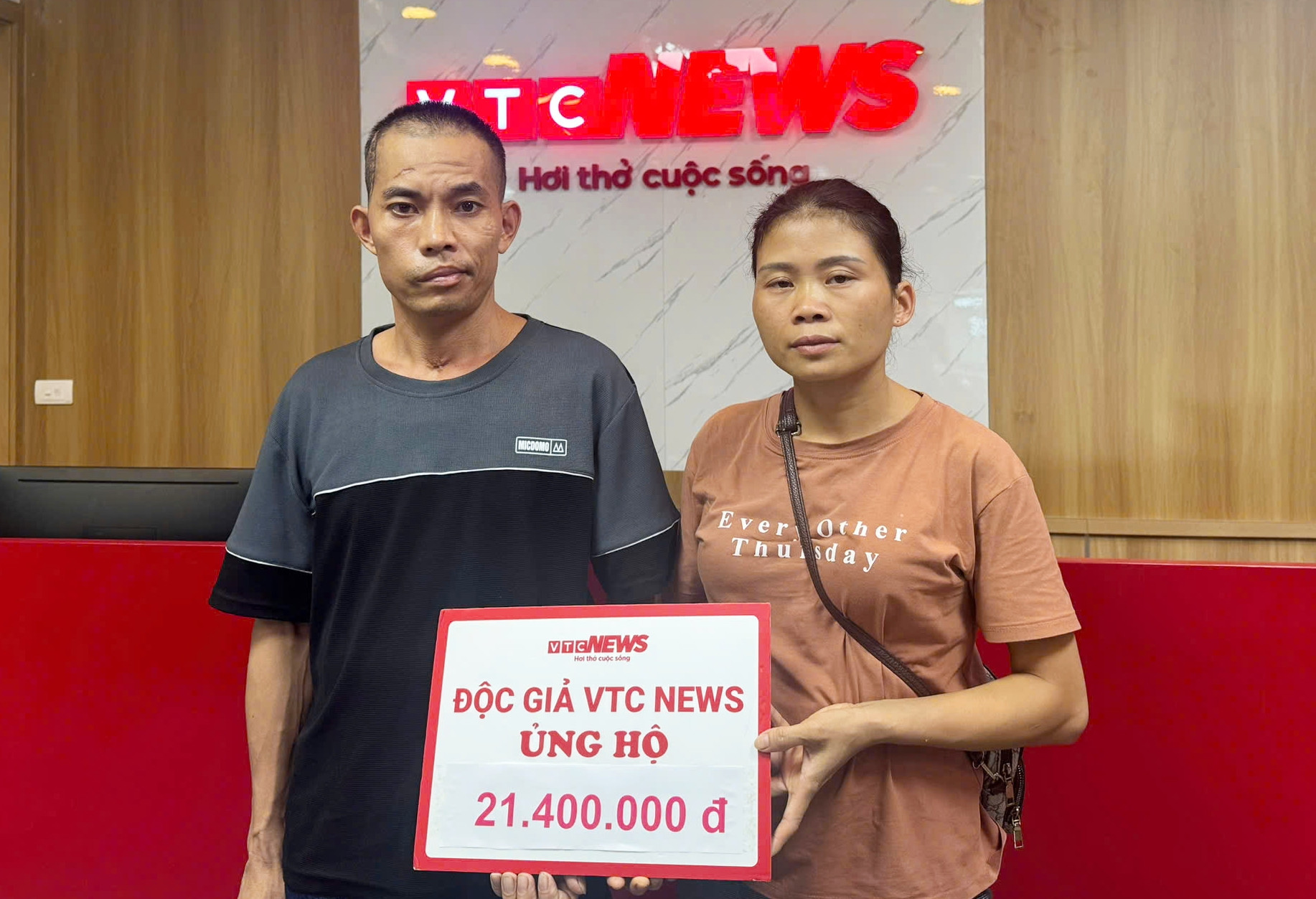 Người đàn ông nguy kịch sau cú ngã được bạn đọc hỗ trợ hơn 21 triệu đồng