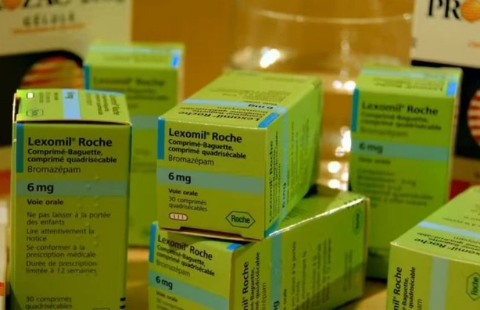 Thuốc nhỏ mắt Tobrex, thuốc ngủ Lexomil, trị loãng xương Aclasta bị nghi làm giả