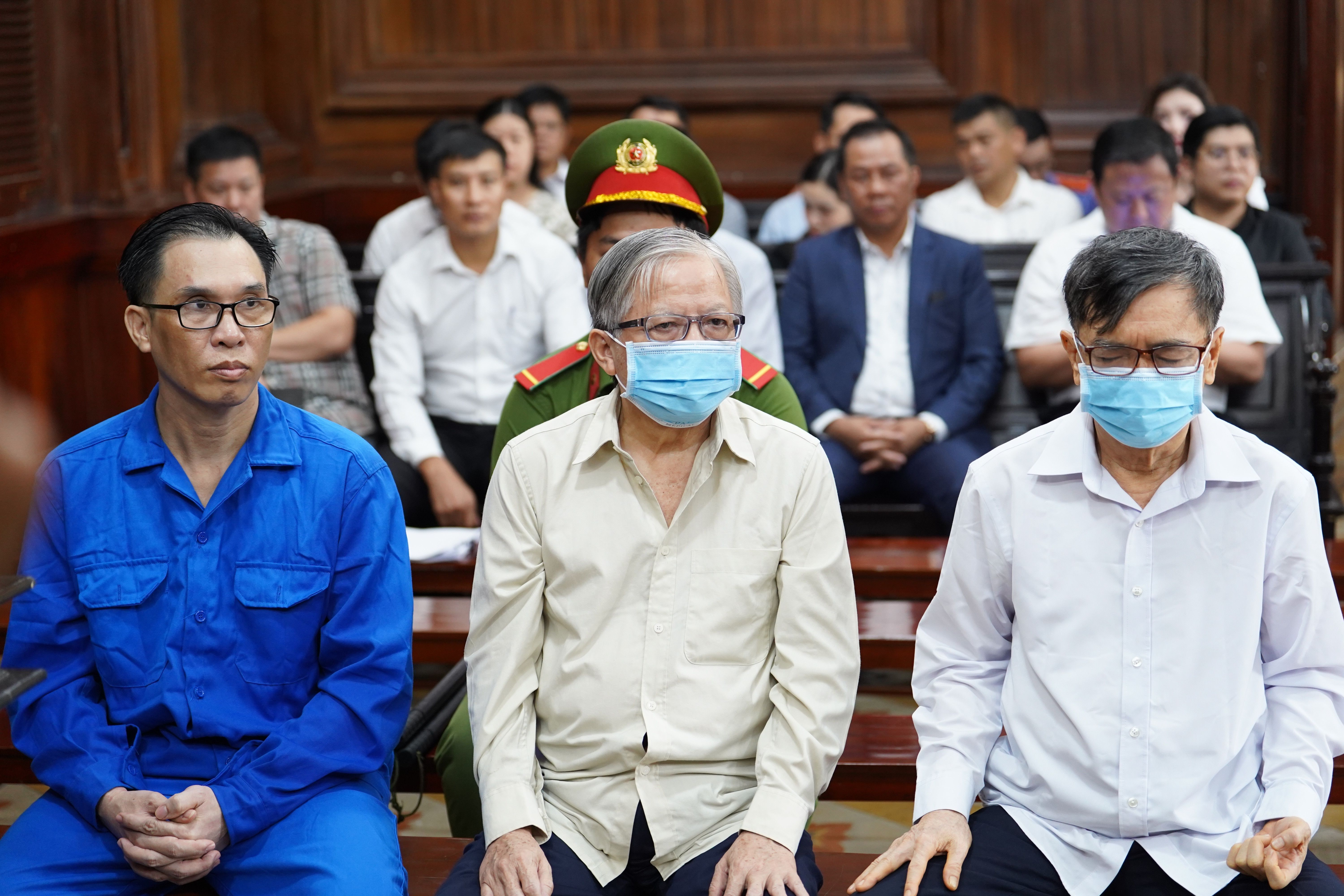 Đại gia Đinh Trường Chinh và 2 cựu lãnh đạo Vinafood II hầu tòa vụ 'đất vàng'