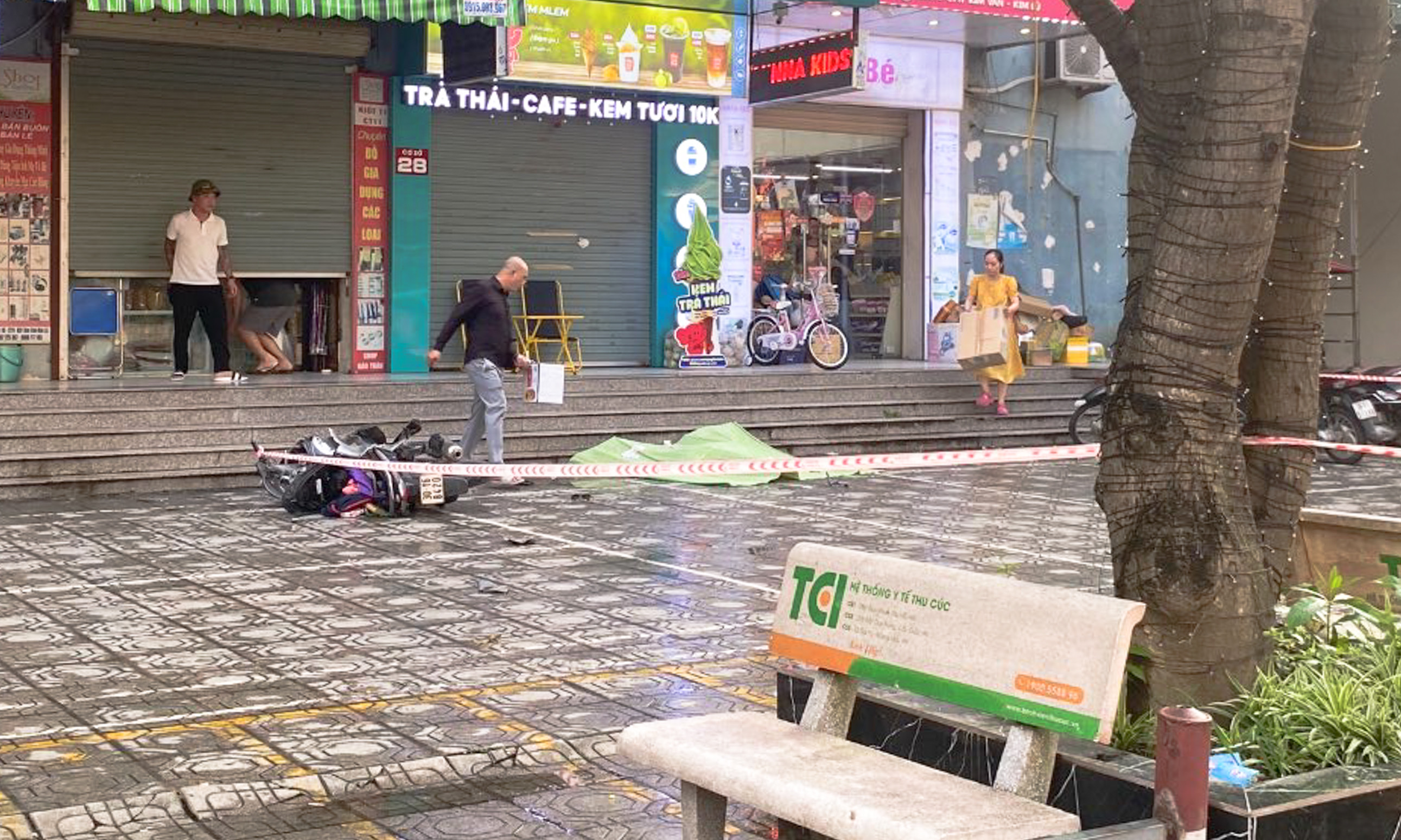 Người phụ nữ tử vong khi rơi từ tầng cao chung cư ở Hà Nội 