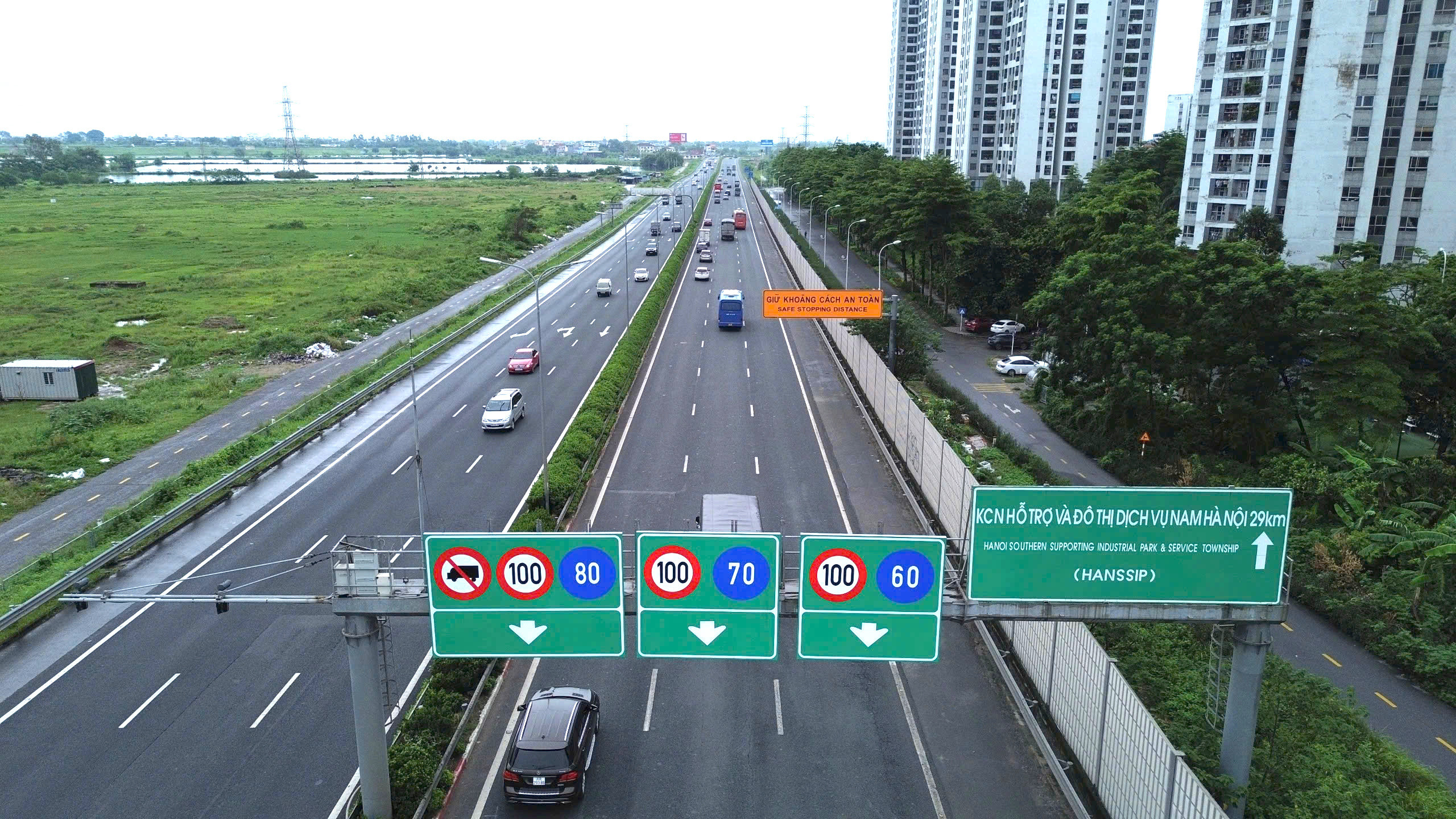 Điều tiết xe khách từ 29 chỗ, xe tải trên 7,5 tấn không đi vào làn 1 cao tốc