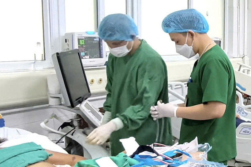 Nhiễm khuẩn huyết nặng sau 4 mũi tiêm giảm đau