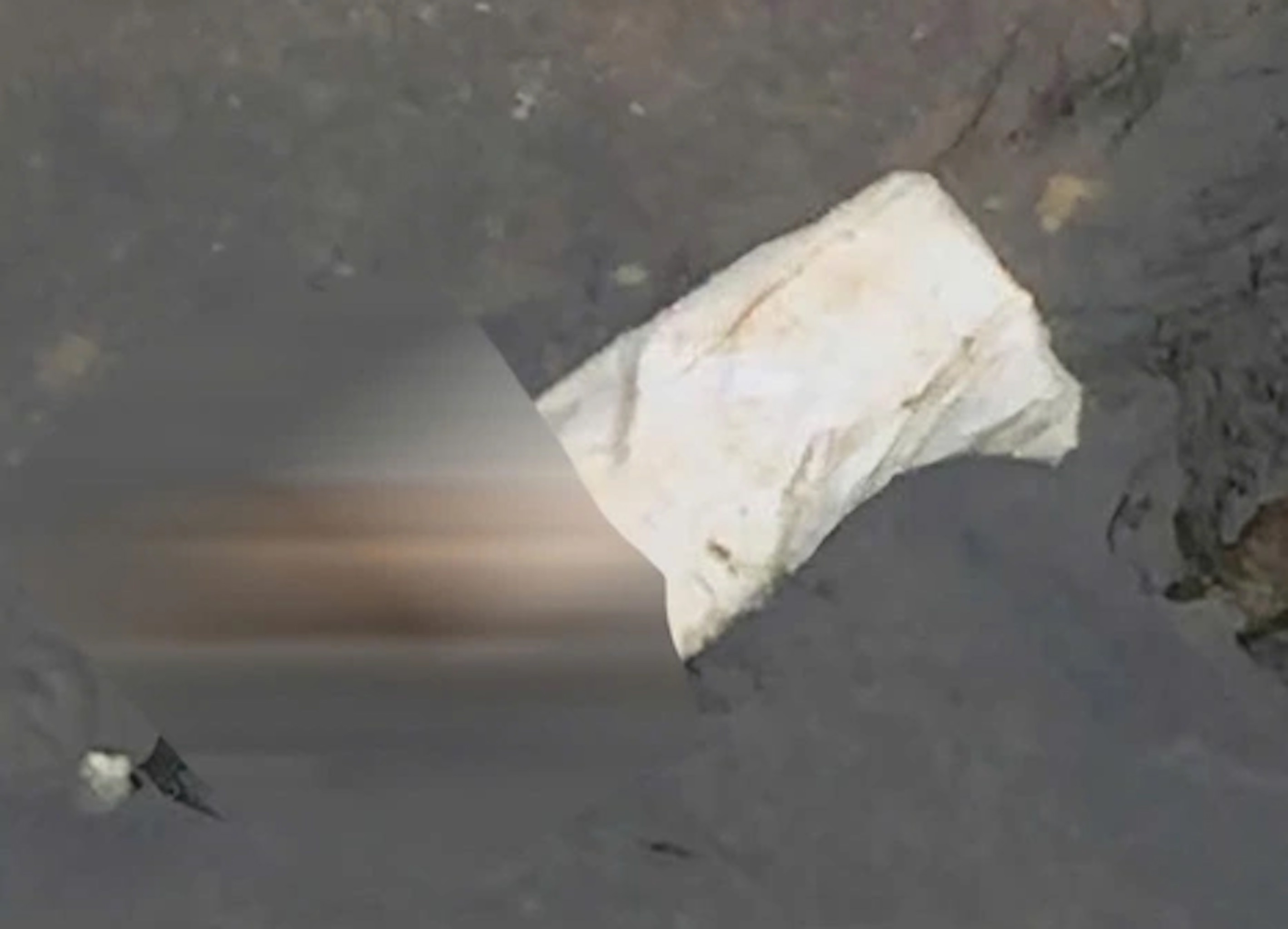 Điều tra vụ bé gái 8 tuổi tử vong, thi thể bị nhét trong bao tải