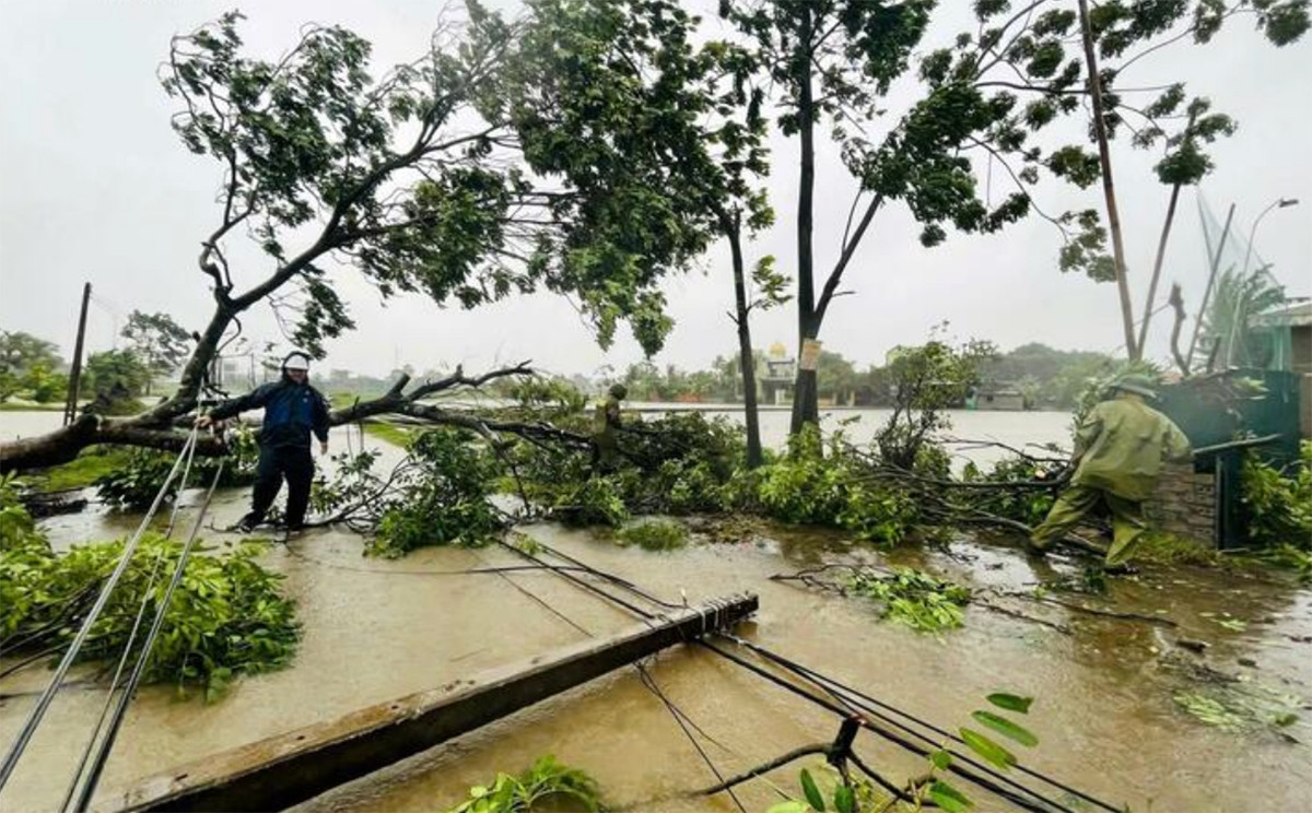 Siêu bão Ragasa chưa qua, Biển Đông lại sắp đón bão số 10, hướng vào miền Trung