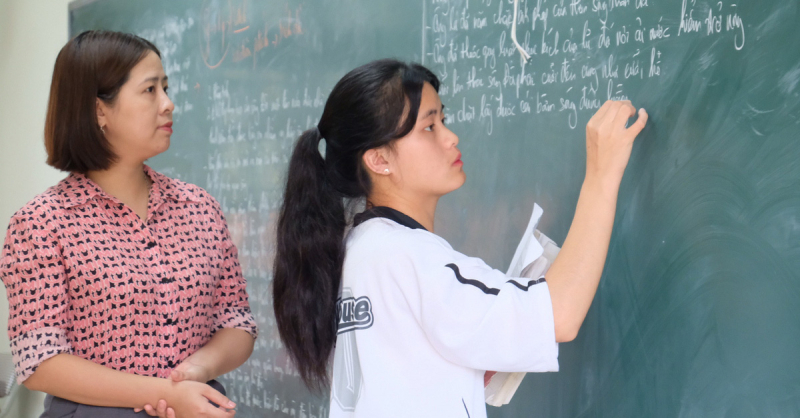 Giáo viên dạy thêm giờ được hưởng lương gấp 1,5 lần 