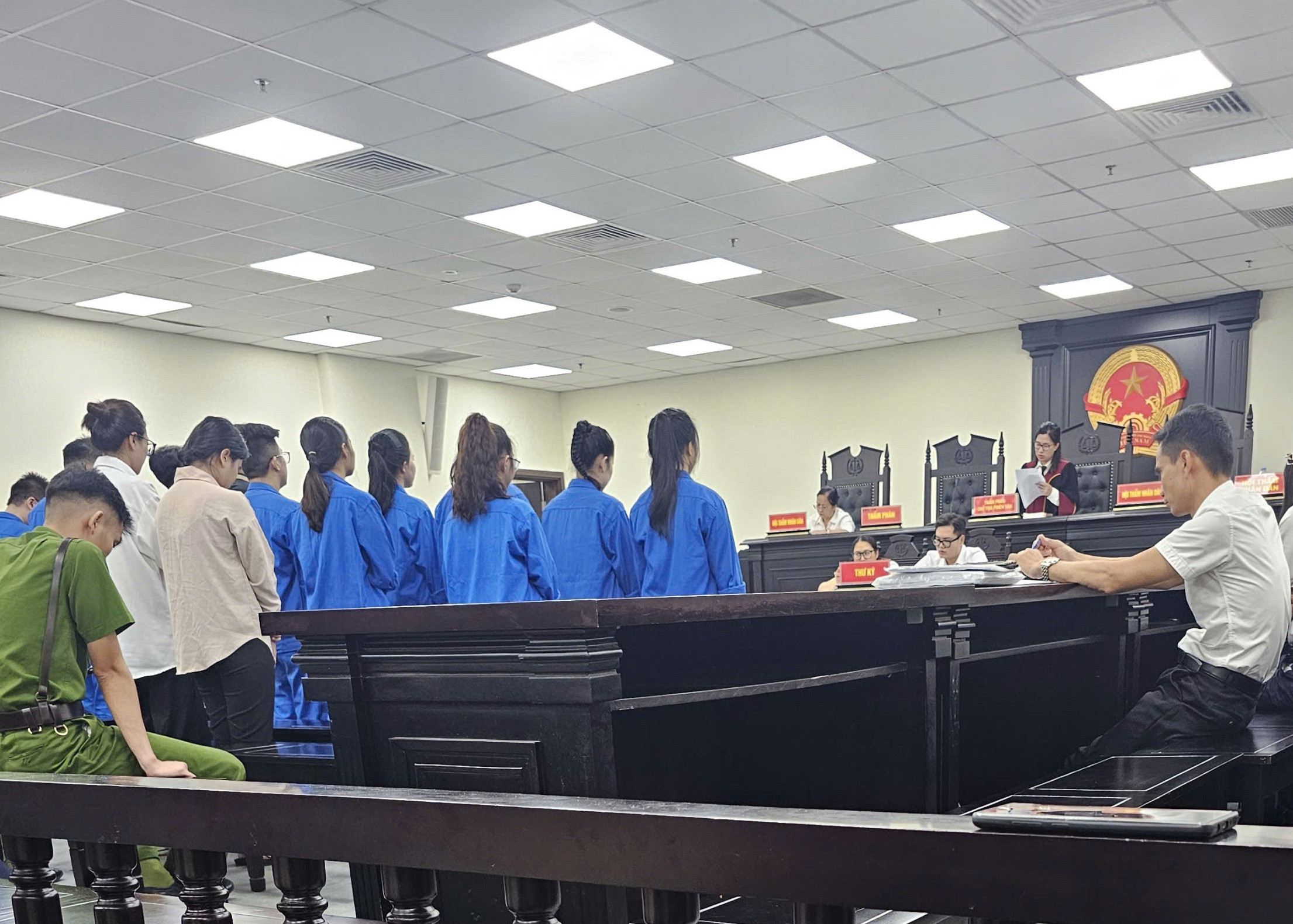 Đàn em 'siêu lừa' Mr Pips Phó Đức Nam lĩnh 18 năm tù