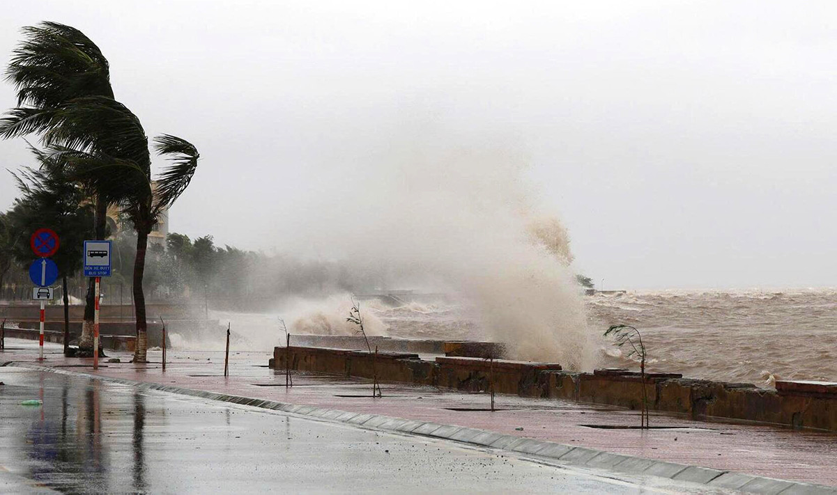 Bão số 9 Ragasa giảm 3 cấp, dự báo chiều mai đổ bộ Quảng Ninh