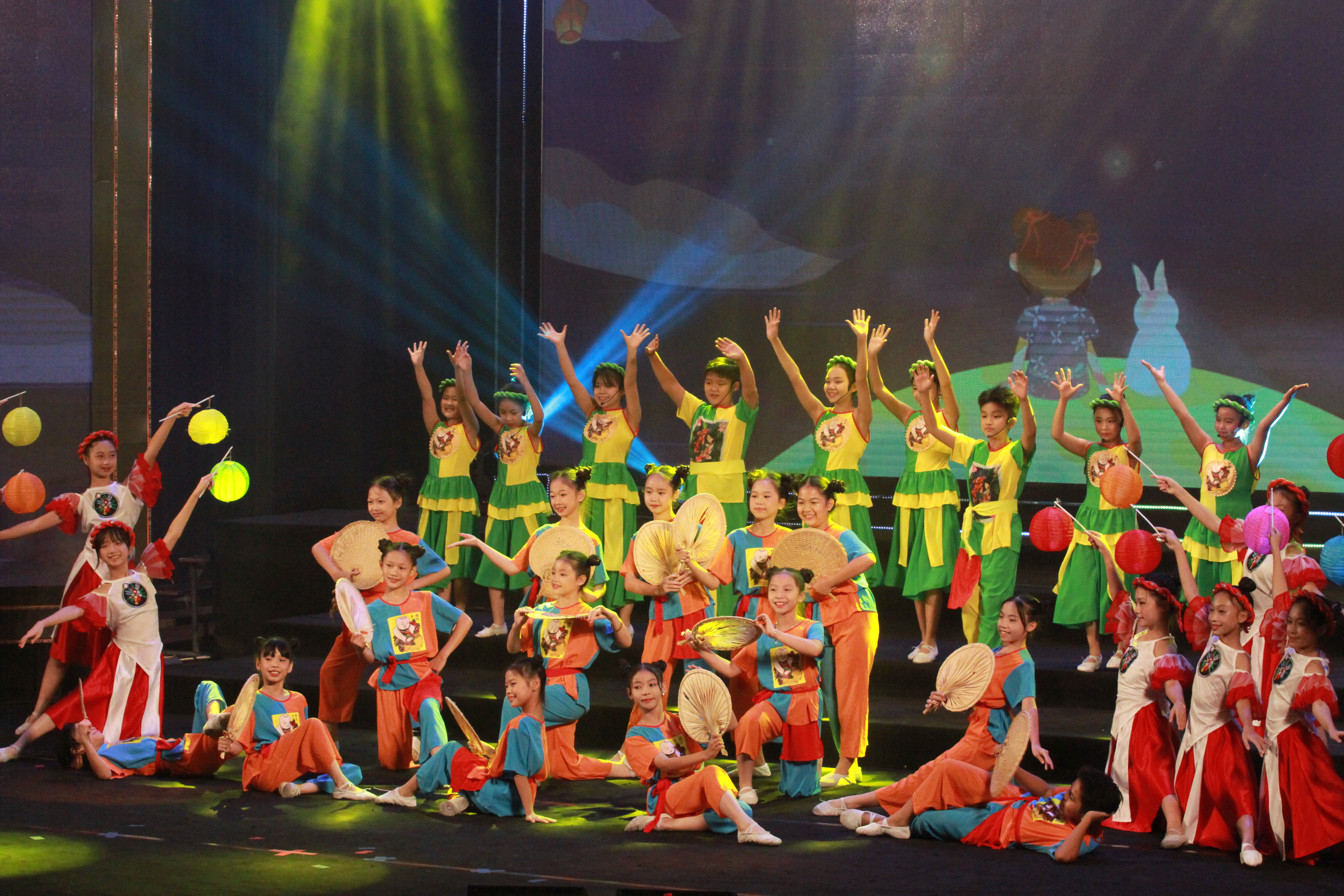 Đặc sắc đêm giao lưu nghệ thuật Tết Trung thu Việt Nam - Trung Quốc