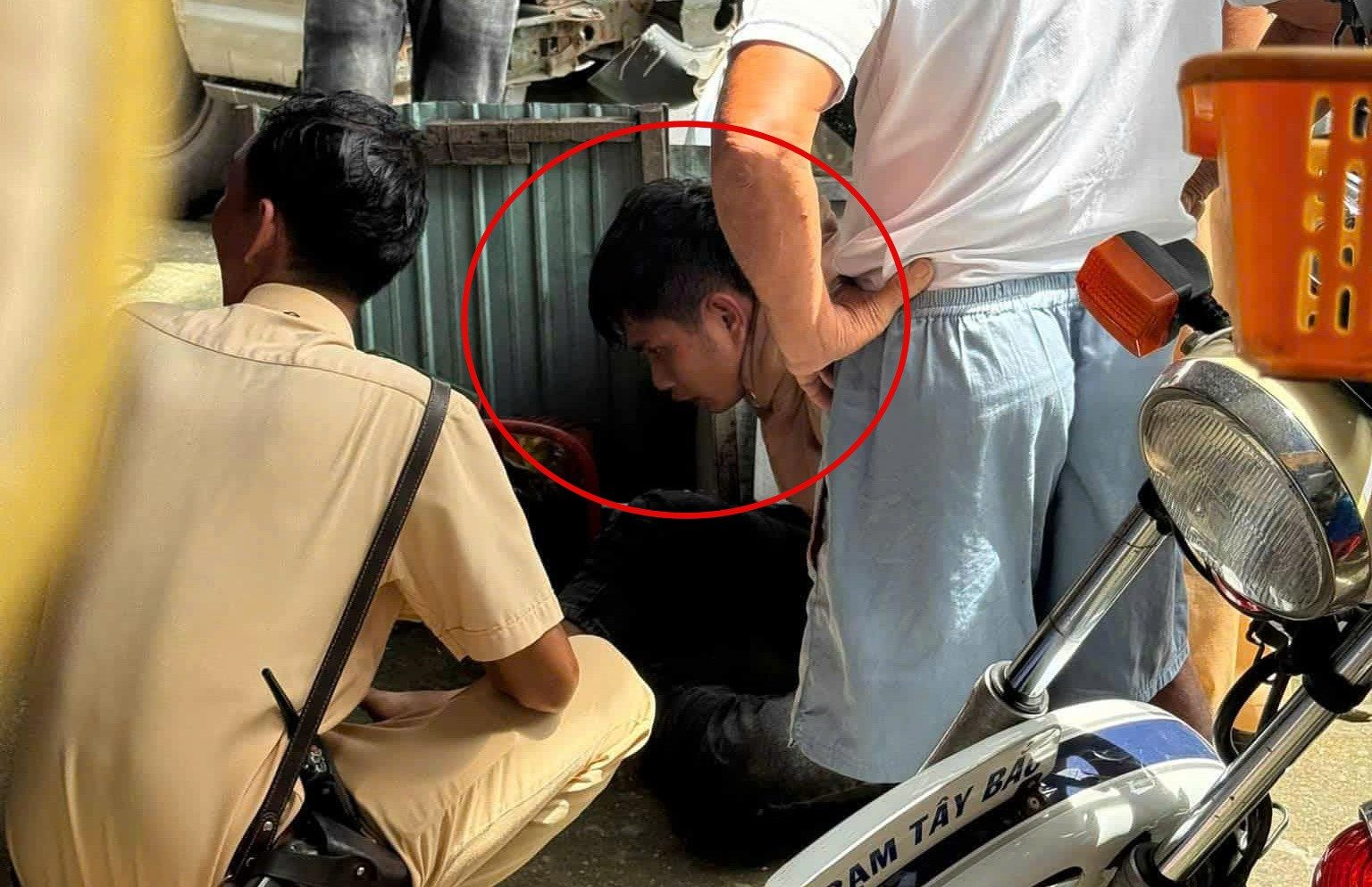 Cảnh sát giao thông TP.HCM truy đuổi hơn 50km, bắt kẻ trộm ô tô 7 chỗ