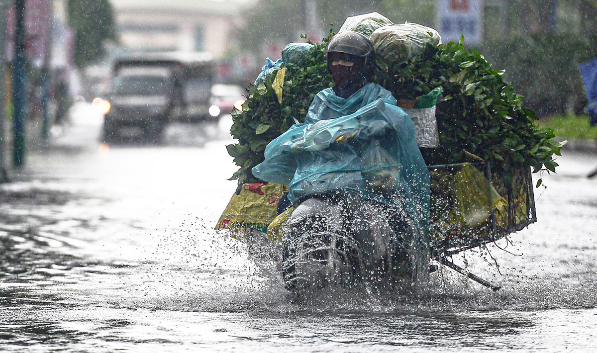 Dự báo thời tiết 29/9: Bắc và Trung Bộ mưa như trút, nguy cơ lũ quét, sạt lở