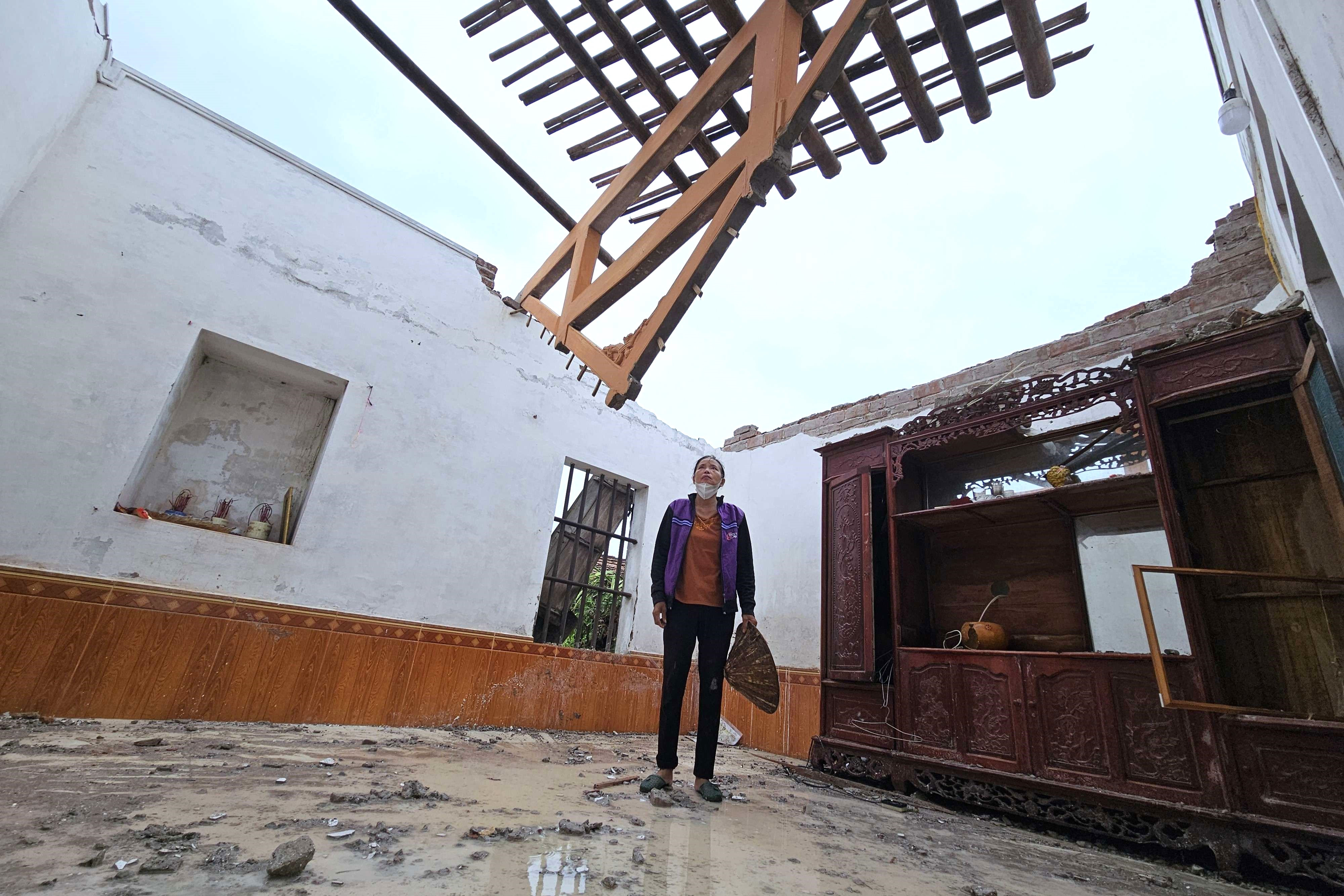 Chủ tịch Ninh Bình: Không để người dân đói rét, không có chỗ ở sau bão số 10