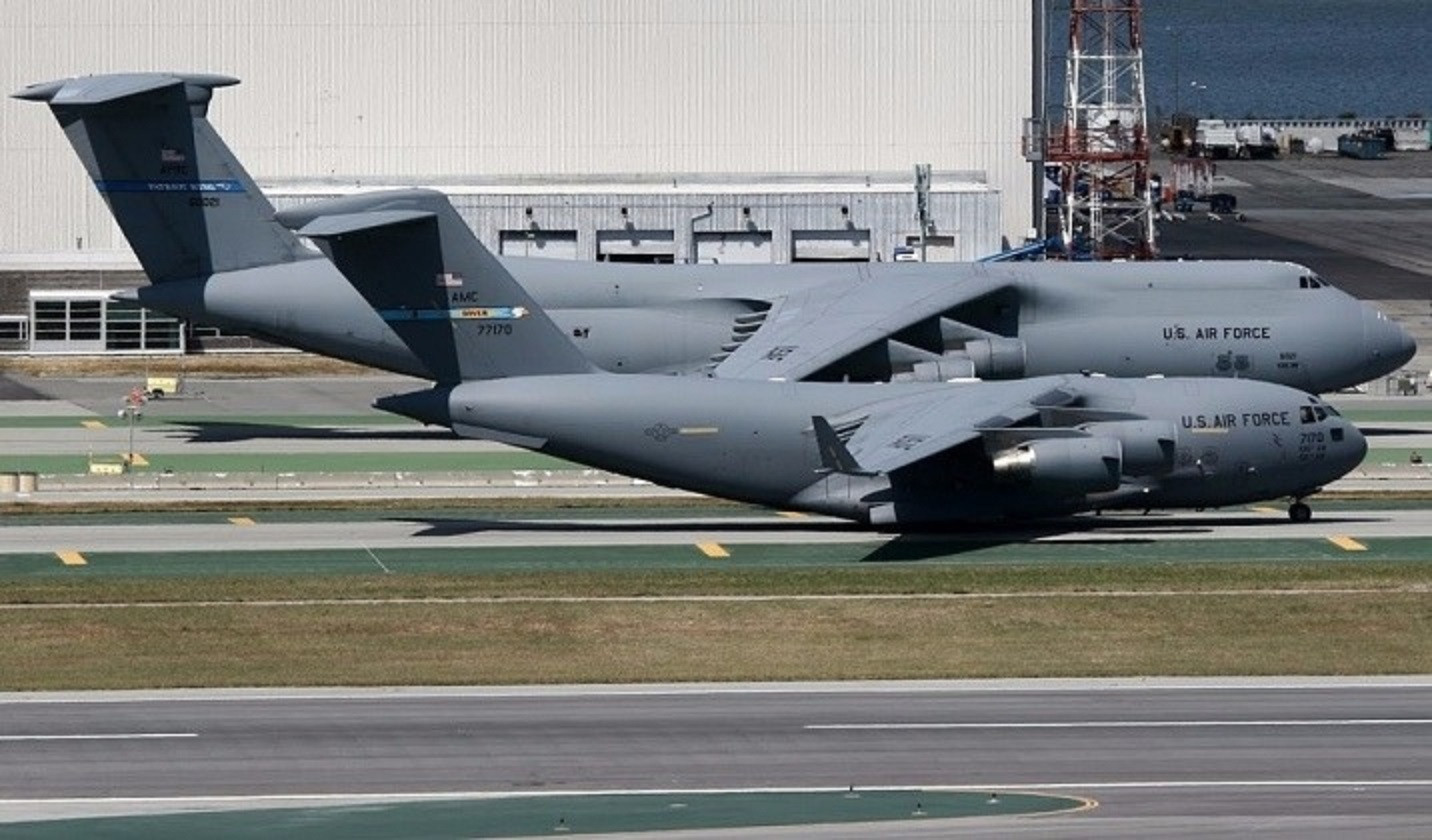 Máy bay quân sự lớn nhất thế giới có thể chở theo phi đội chiến đấu cơ 