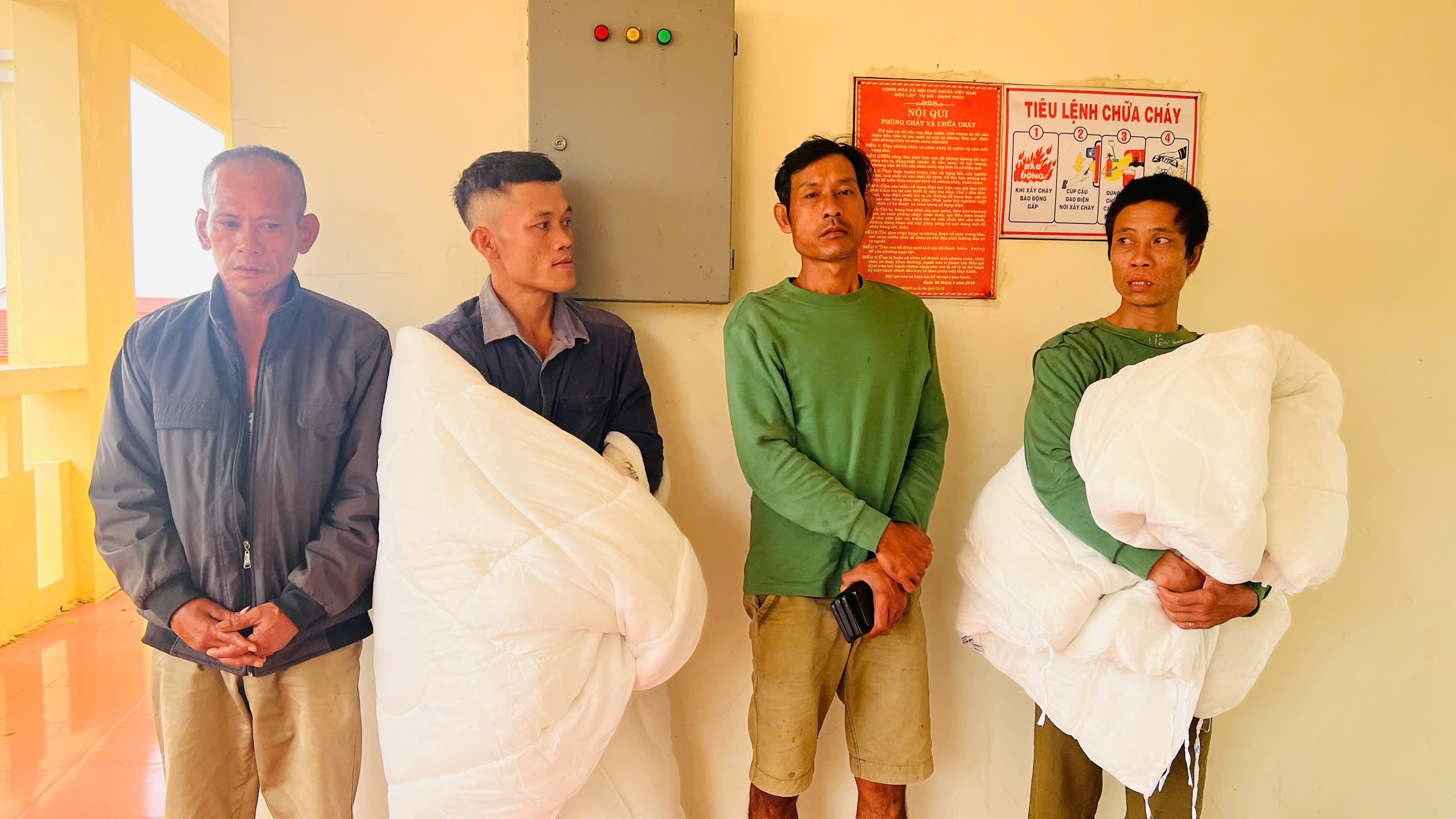 'Mấy chục năm đi biển, lần đầu gặp cảnh khủng khiếp vậy'