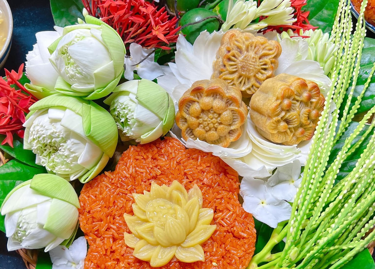 Mâm cúng rằm tháng 8 năm 2025 đầy đủ gồm những gì?