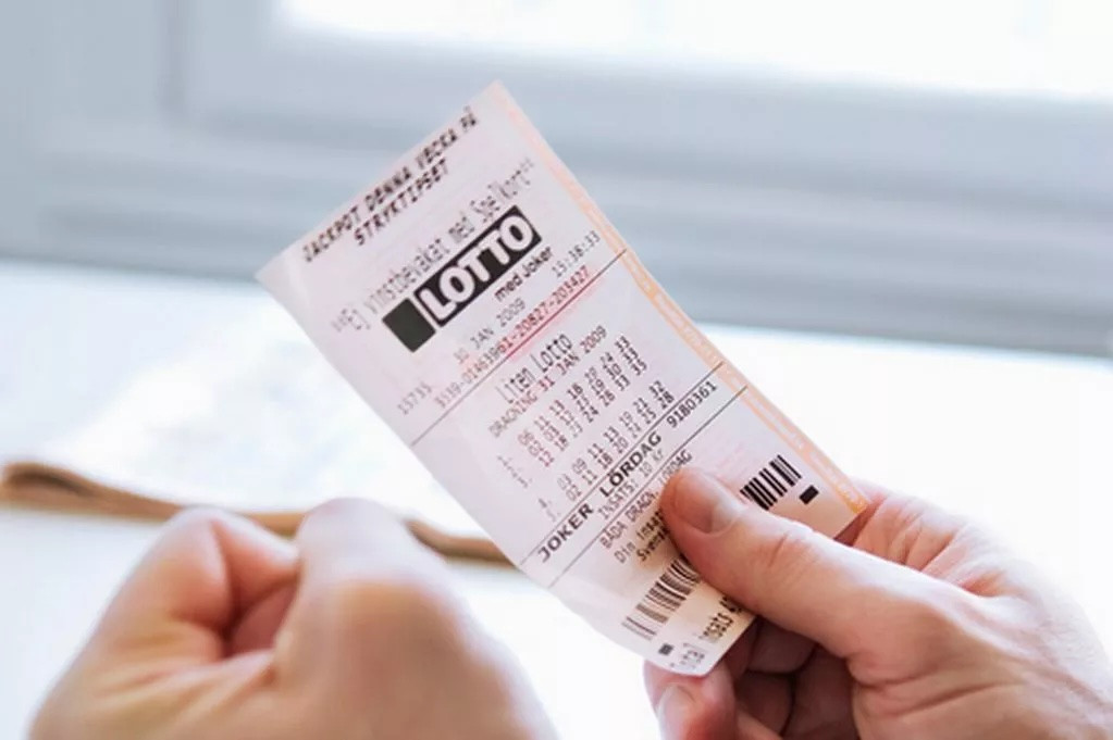 Quên vé số trúng 474 tỷ đồng trong túi áo, 'bị cả nước truy lùng' suốt 6 tháng