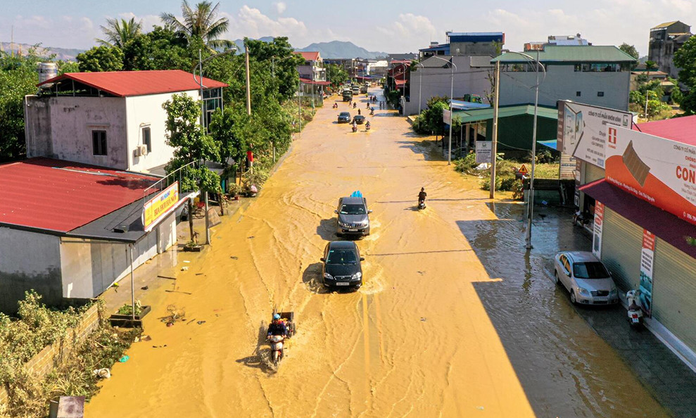 Dự báo thời tiết 10/10: Hà Nội nắng 33°C, lũ dữ vẫn gây ngập nhiều tỉnh miền Bắc