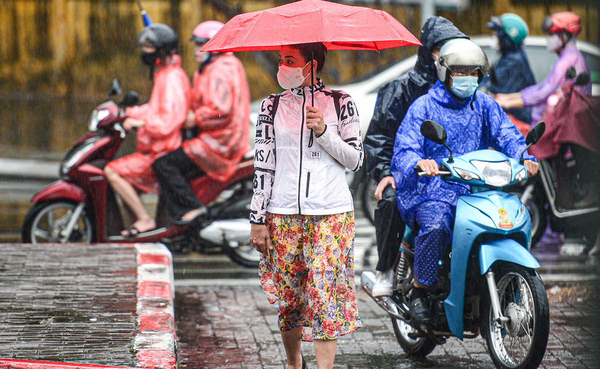 Không khí lạnh tràn về, miền Bắc mưa kéo dài