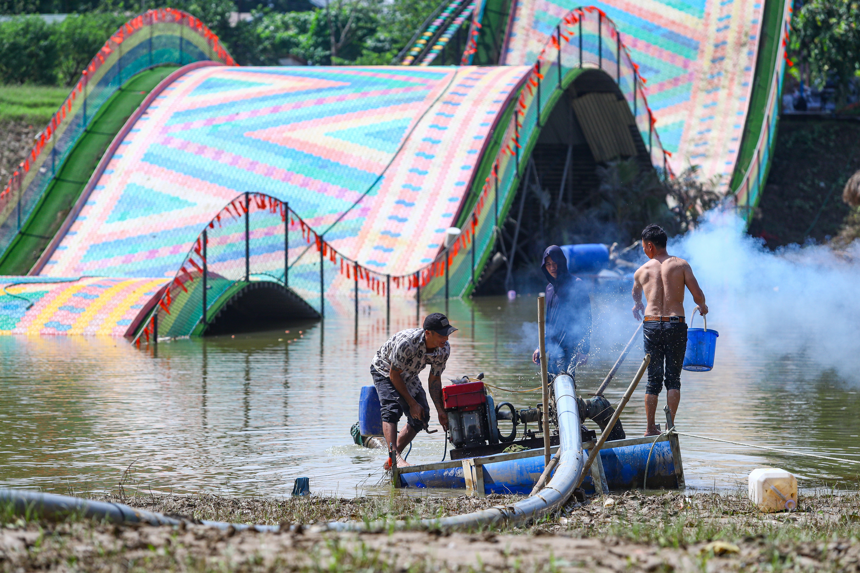 Một tháng hai lần chạy lũ, chủ kinh doanh bãi đá sông Hồng lao đao